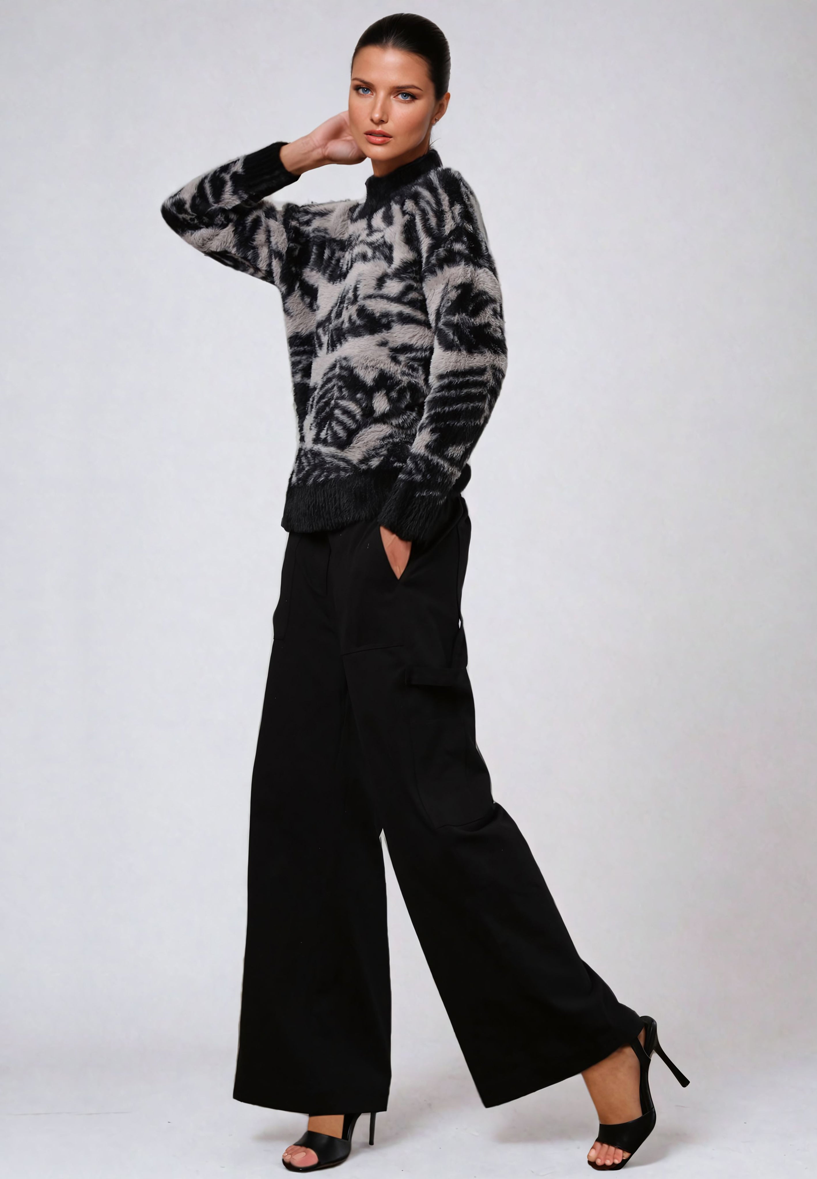 PRECIOUS JUMPER BLACK & STONE