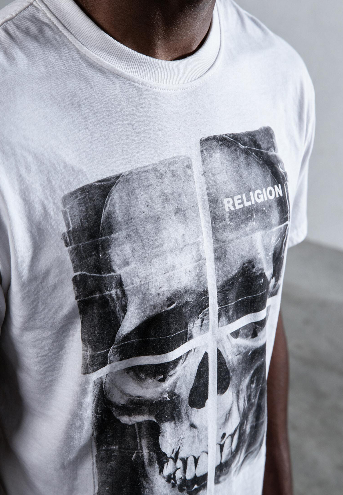 R CROSS T-SHIRT WHITE