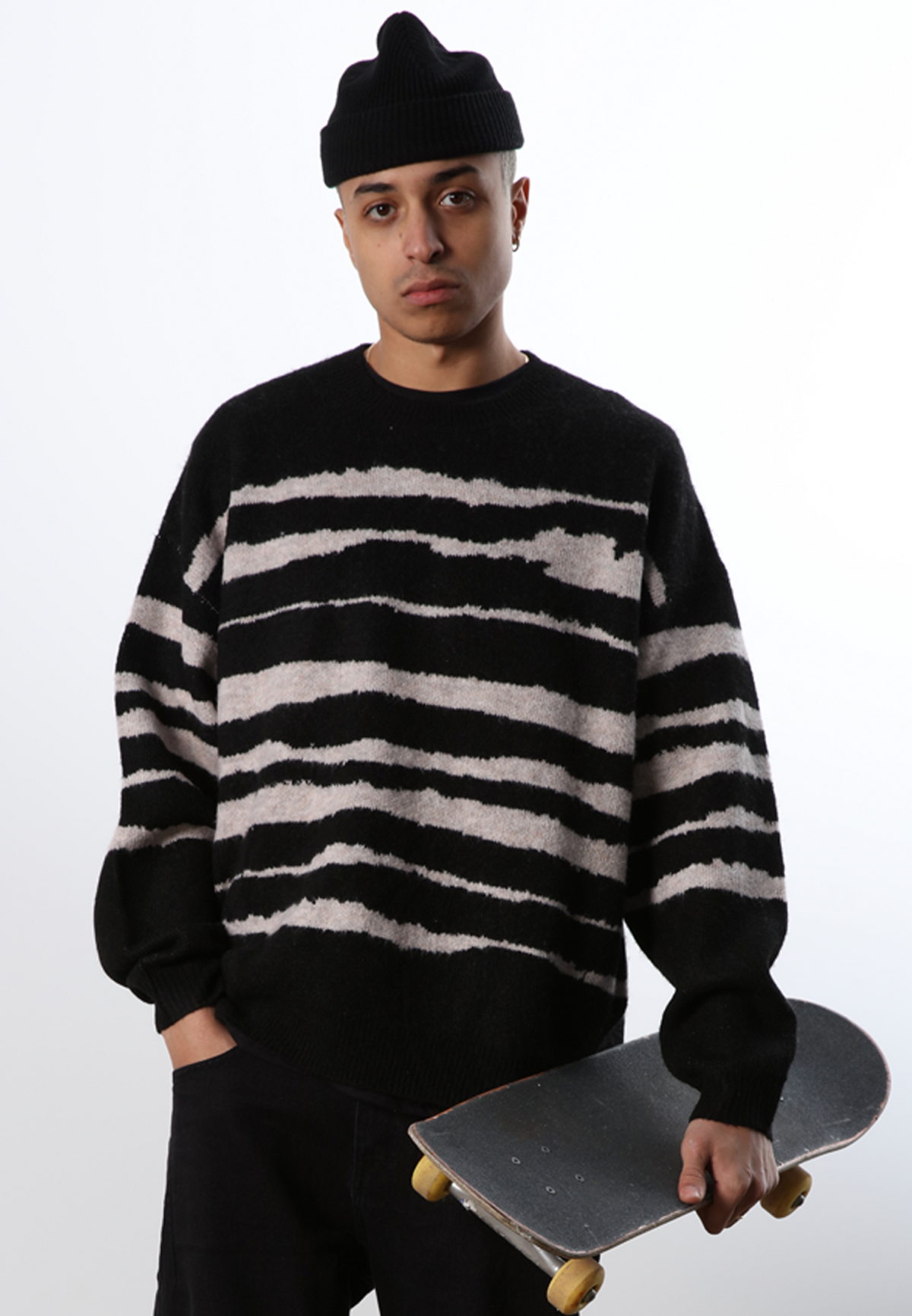 TRACK KNIT BLACK & ASHES OF ROSES