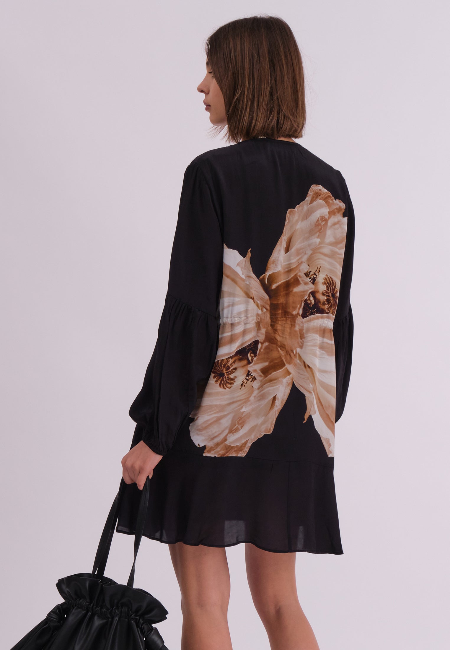 TWIST DRESS CHARM SEPIA