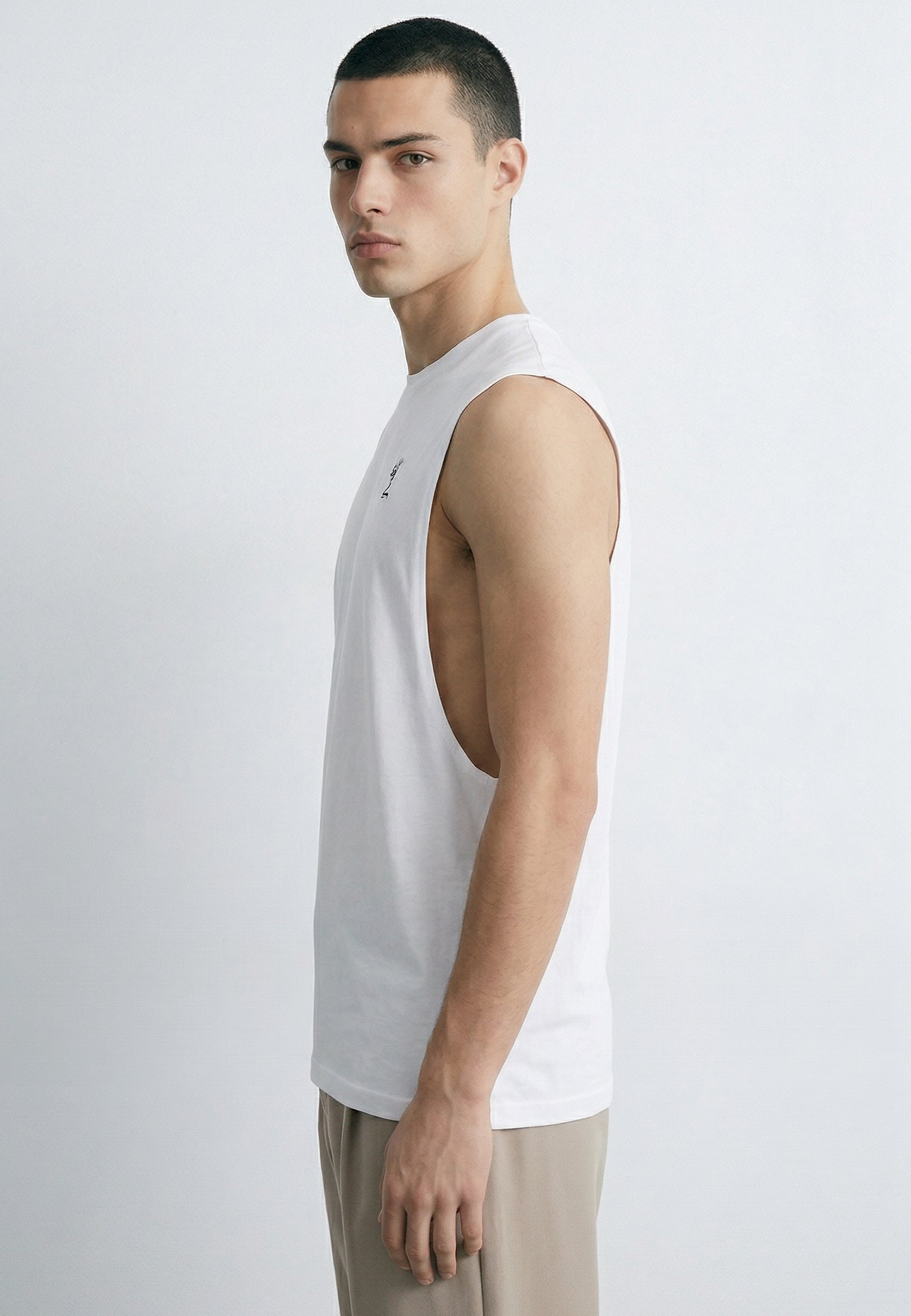 CUTAWAY VEST WHITE