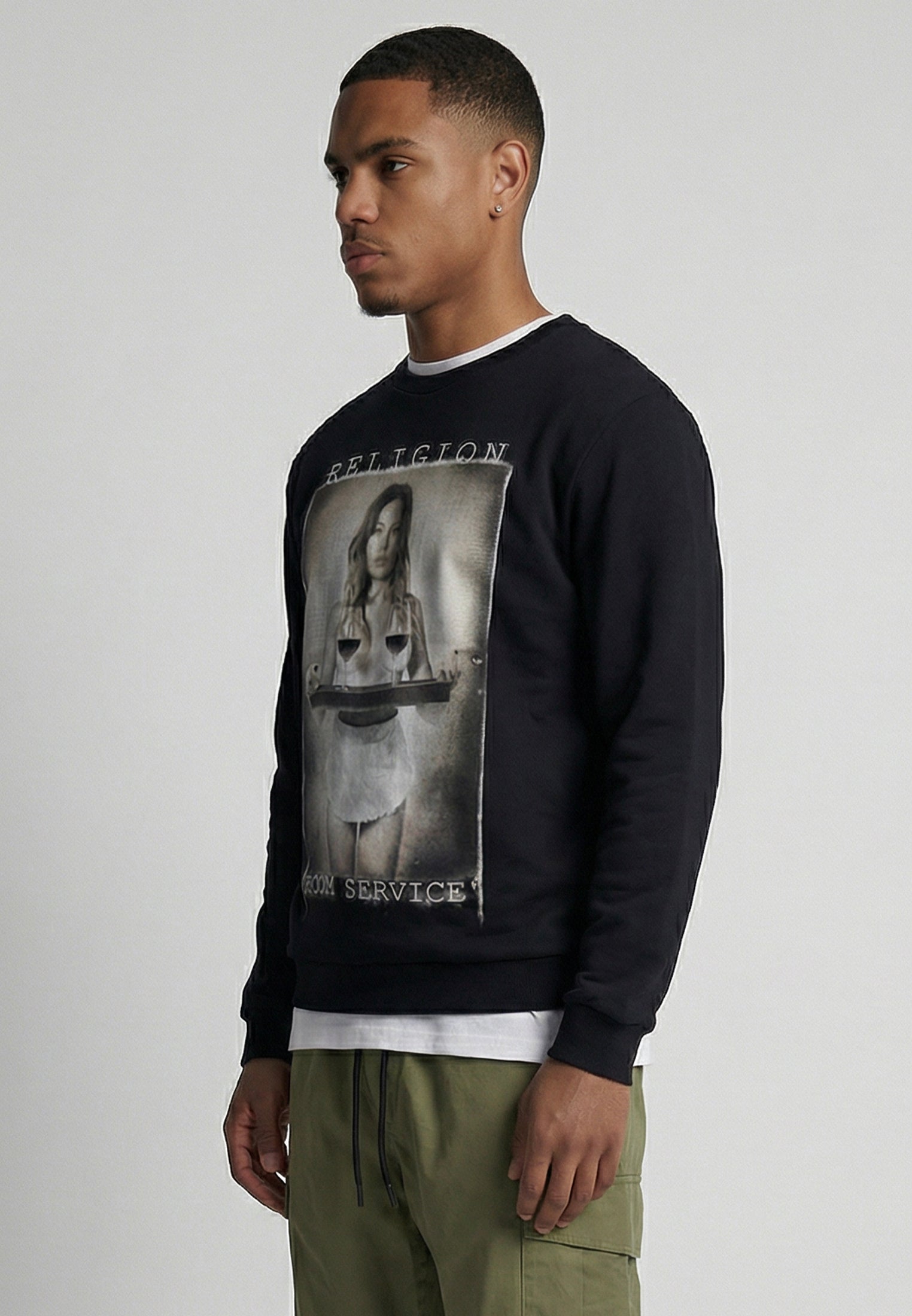 ROOM SERVICE SWEAT BLACK