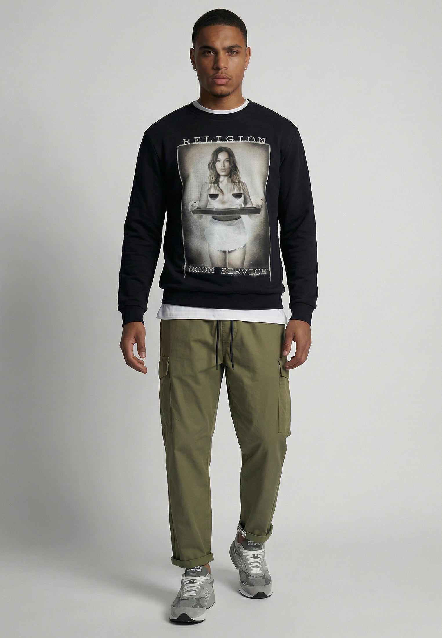 ROOM SERVICE SWEAT BLACK