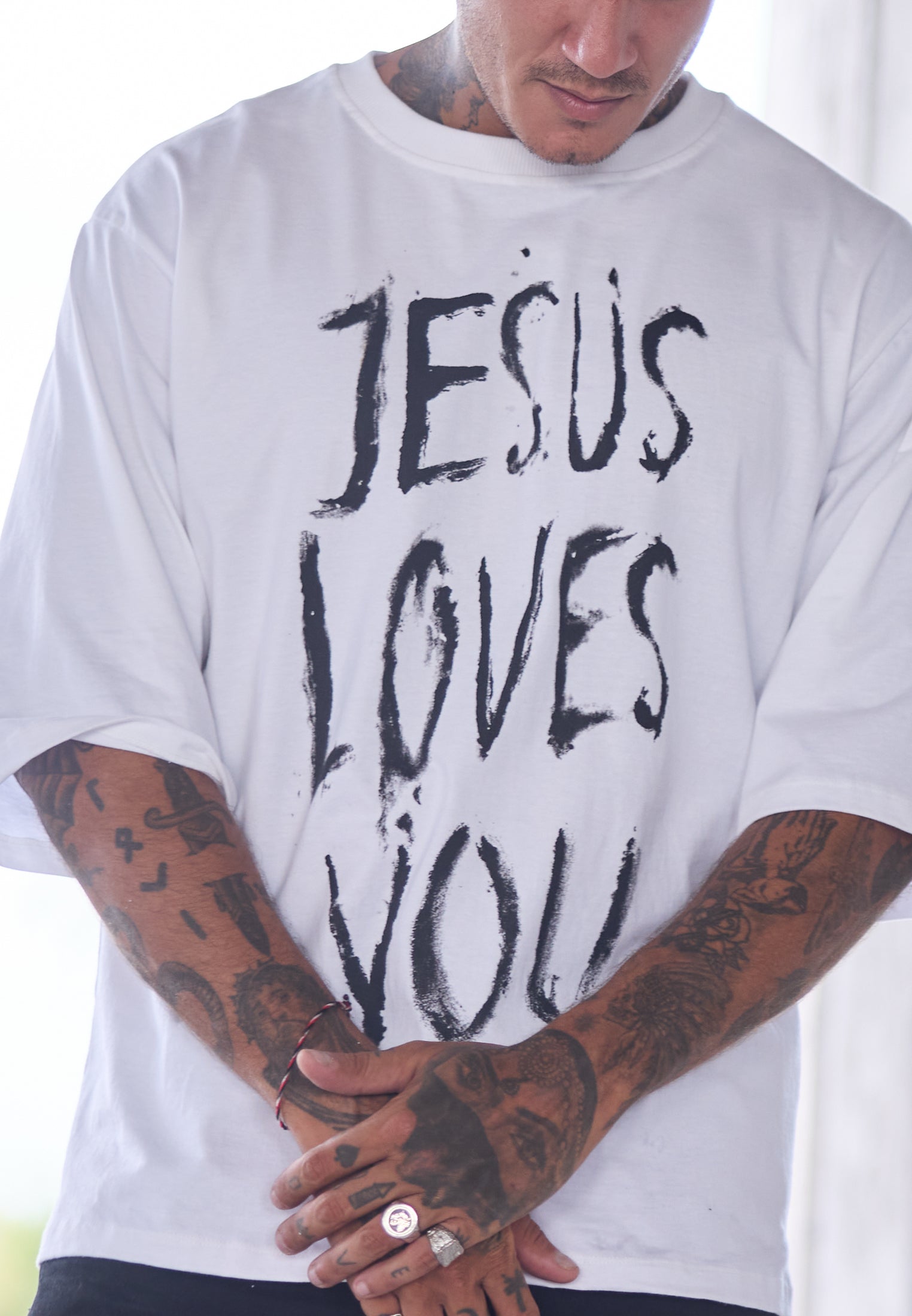 JESUS LOVES YOU OVERSIZED T-SHIRT WHITE