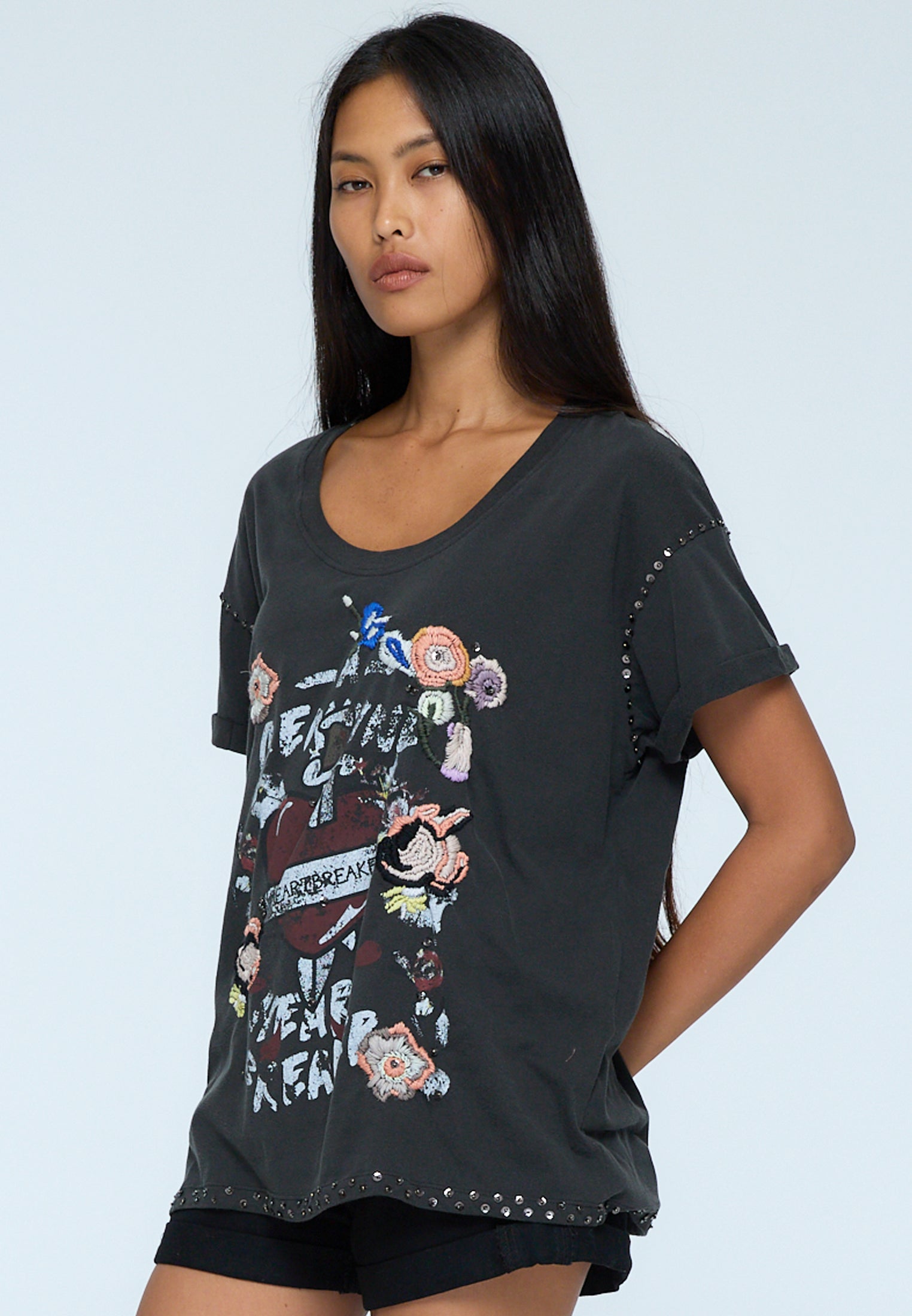 HEARTBREAKER TEE WASHED BLACK