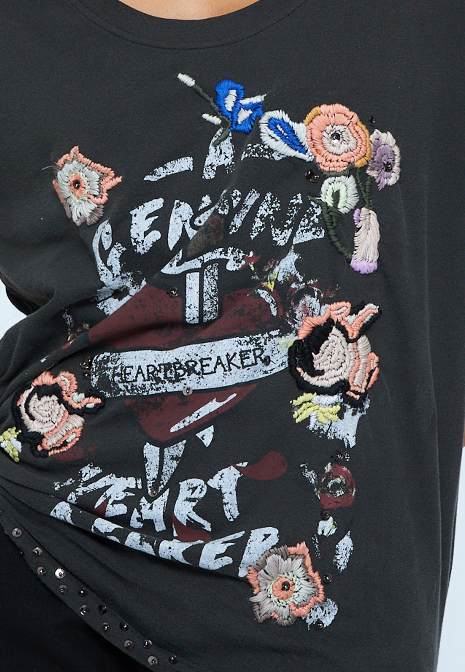 HEARTBREAKER TEE WASHED BLACK
