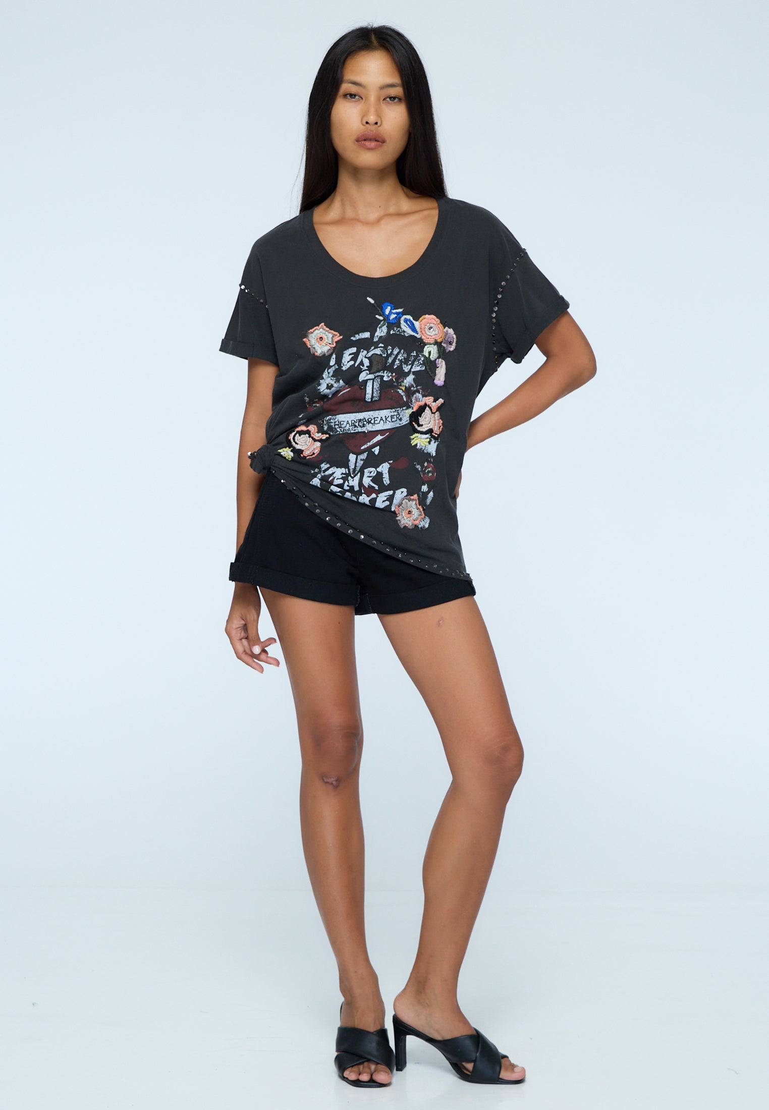 HEARTBREAKER TEE WASHED BLACK