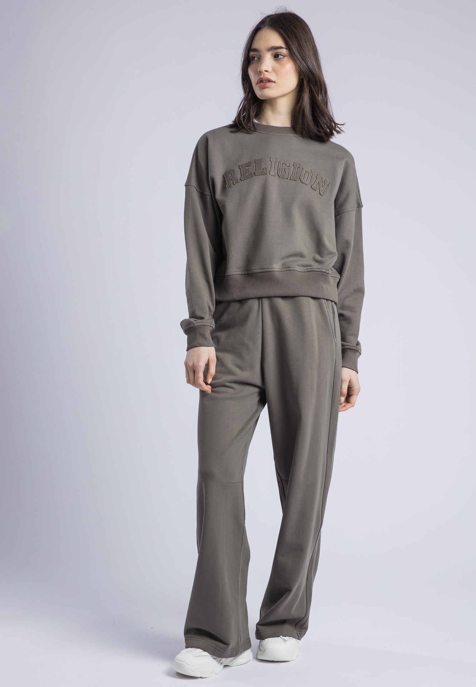 APPLIQUE BATWING SWEAT BRINDLE
