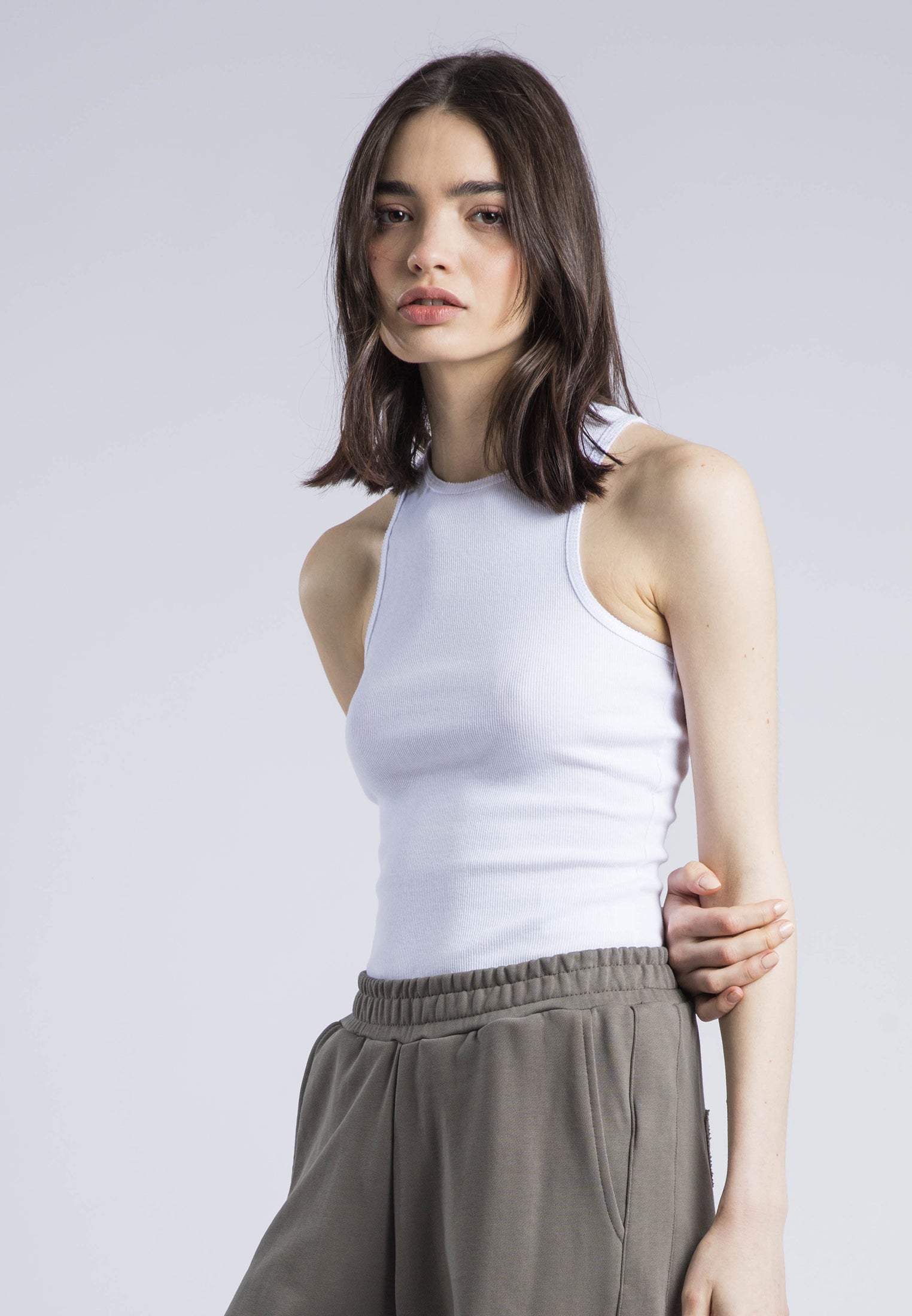 HIGH NECK VEST WHITE