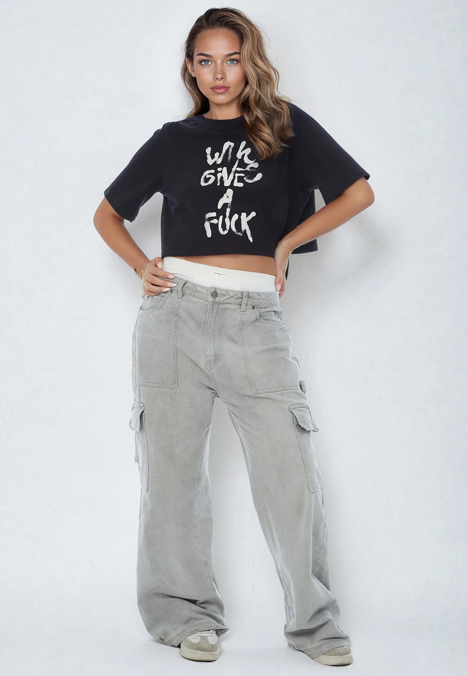 WHO GIVES A FUCK CROP TOP BLACK