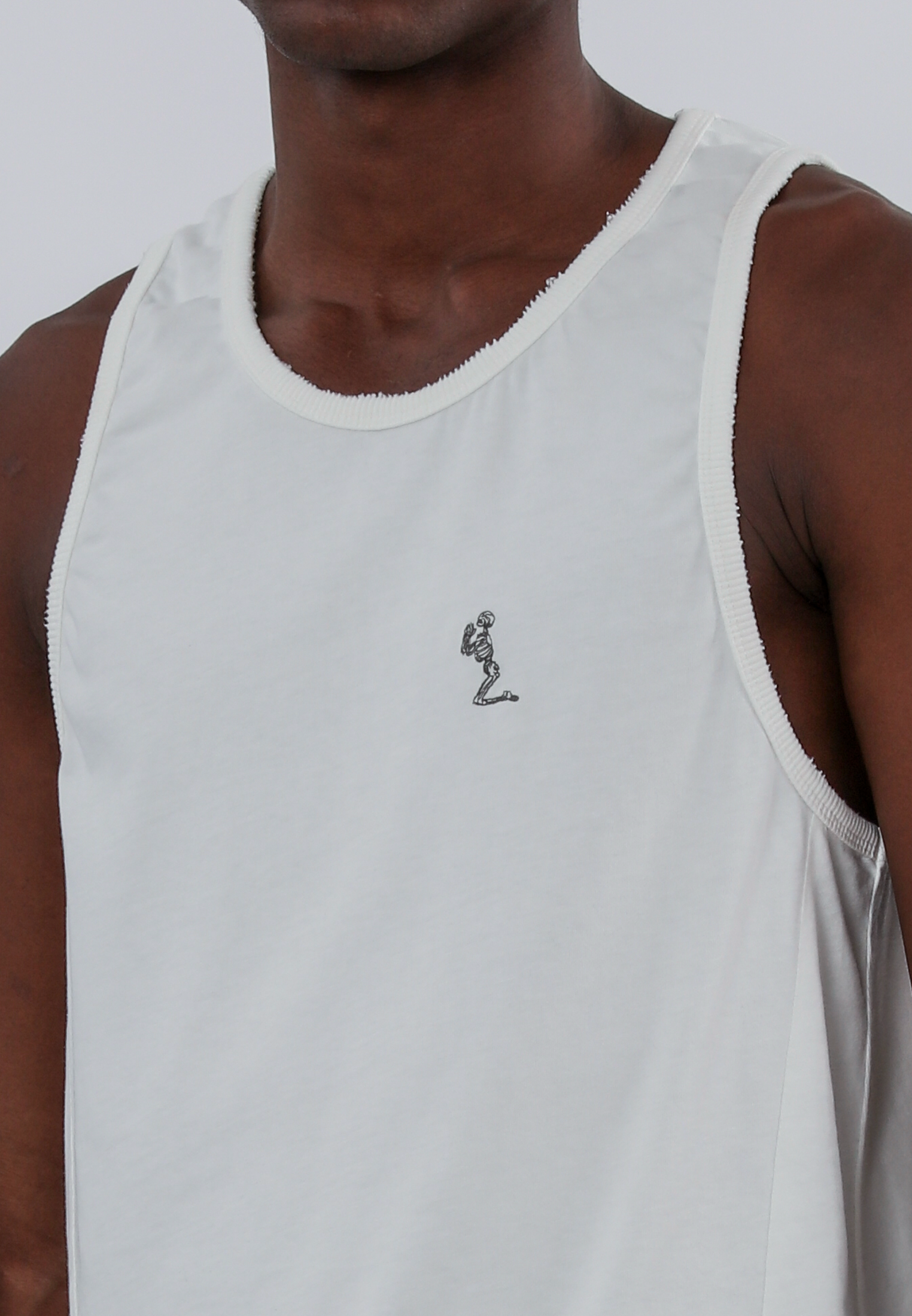 BATTLE DISTRESSED VEST OFF WHITE