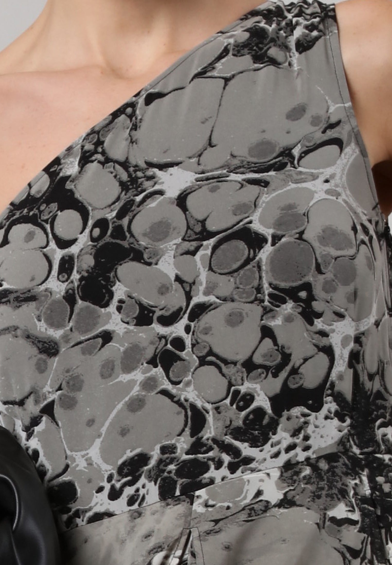 SIGNATURE MAXI DRESS STREAM