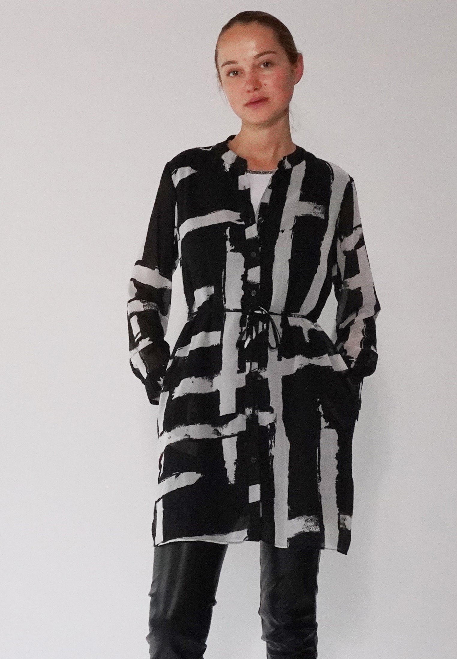 SOLSTICE KAFTAN SELVAGE BLACK