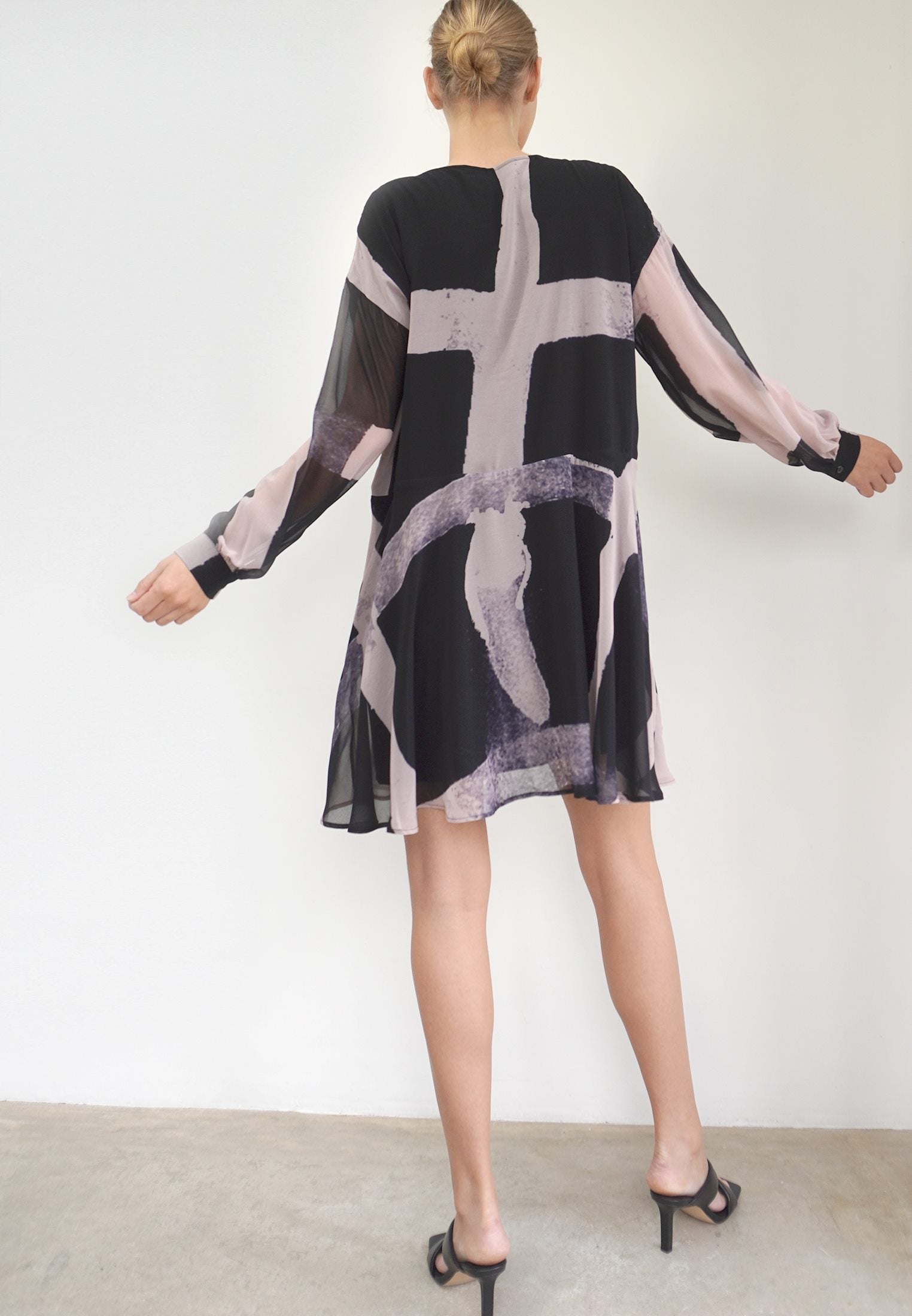 LOVELY DRESS HERO PRINT