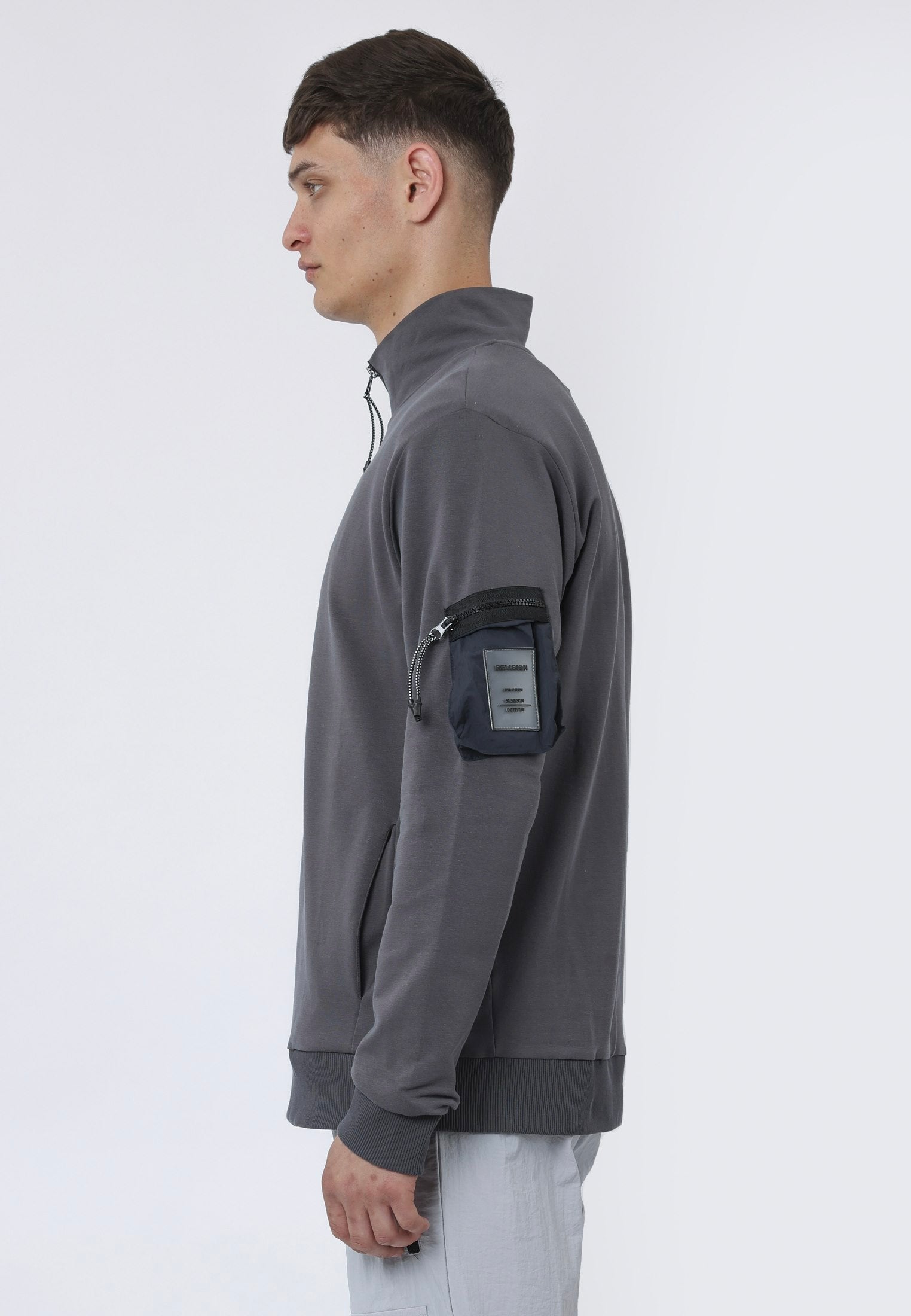 BENCH HALF ZIPS BLACK OYSTER