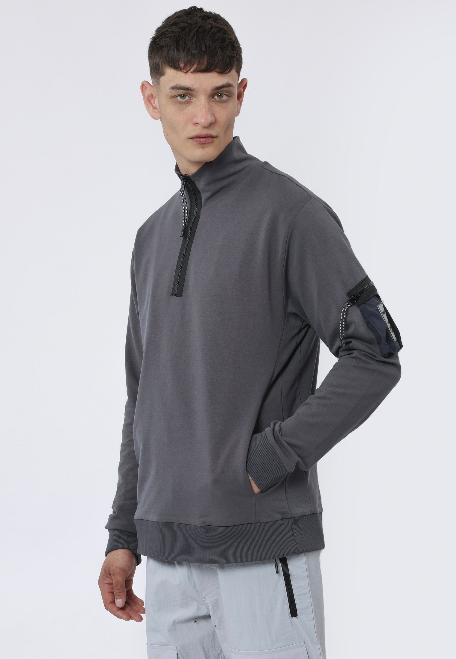 BENCH HALF ZIPS BLACK OYSTER