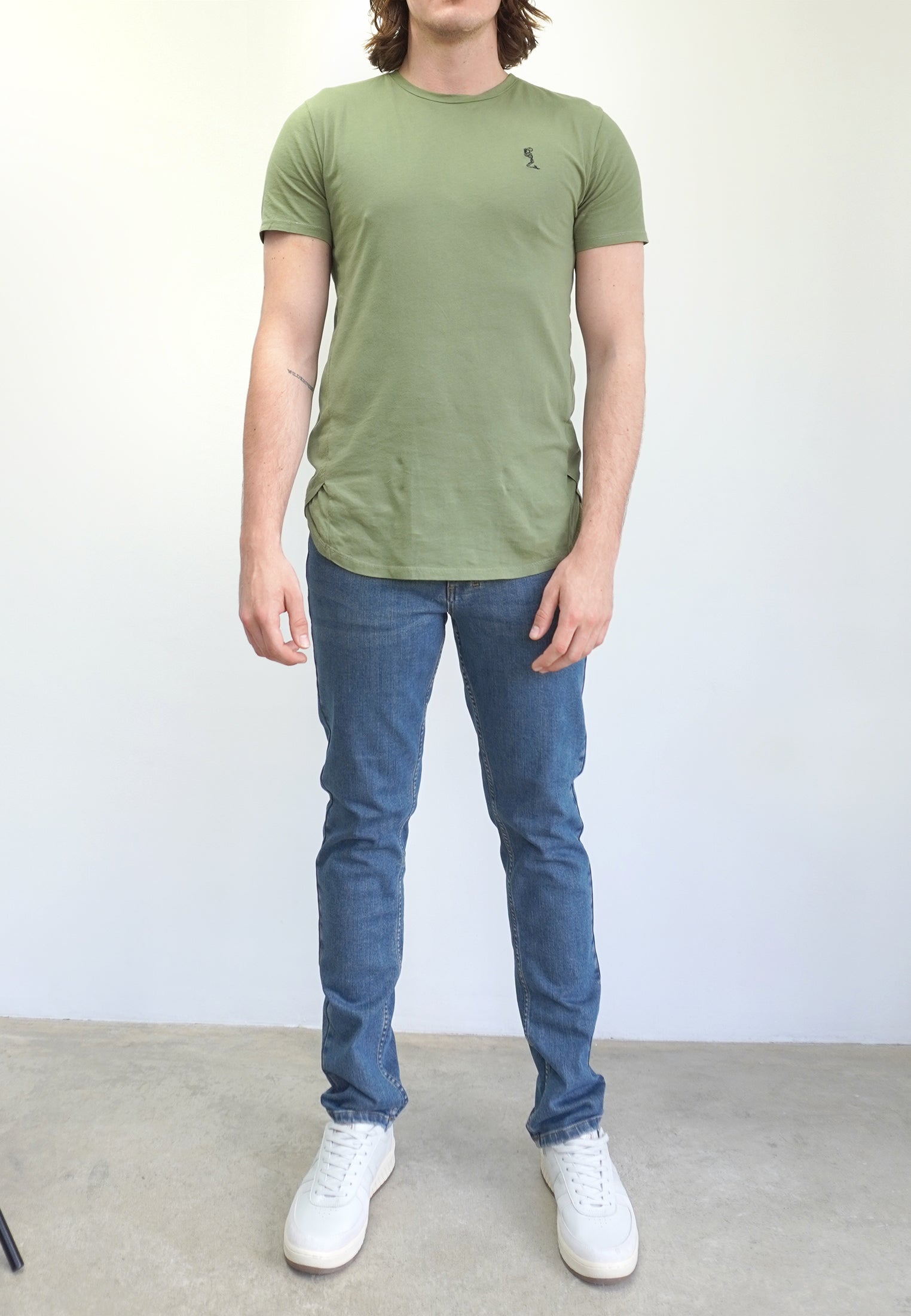 ESSENTIAL SWAG CURVED HEM DARK OLIVE T-SHIRT