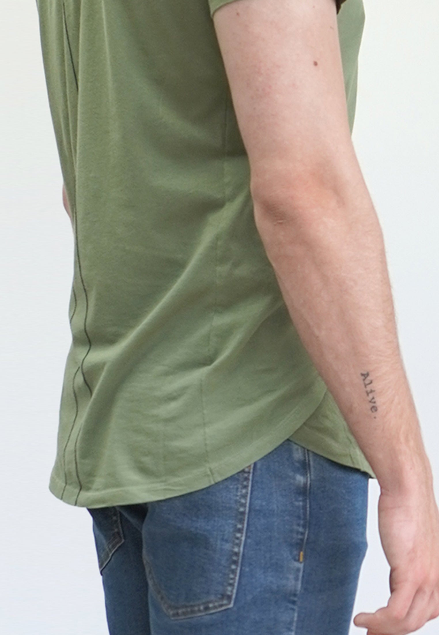 ESSENTIAL SWAG CURVED HEM DARK OLIVE T-SHIRT