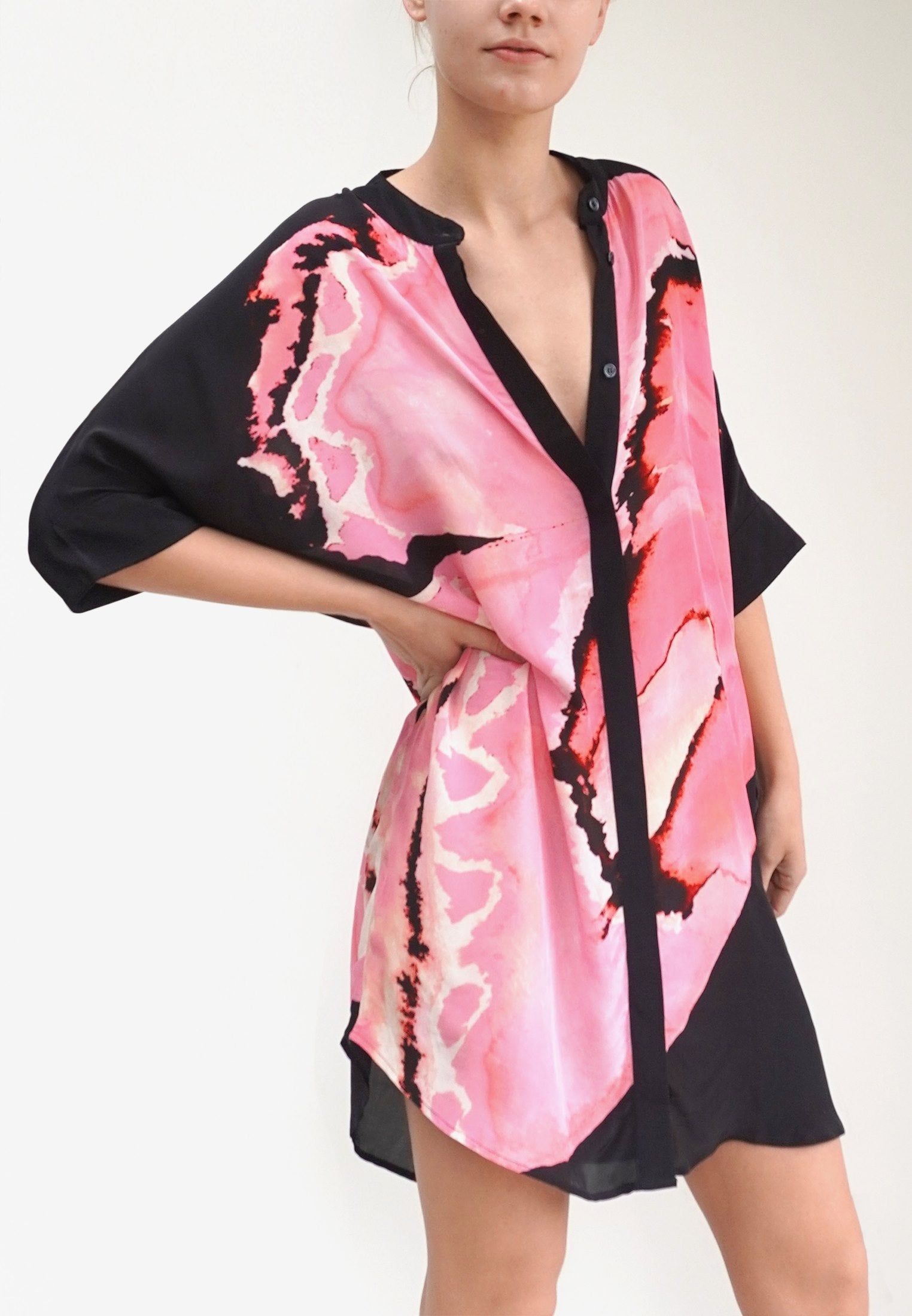 ASCENT TUNIC BLACK & PINK