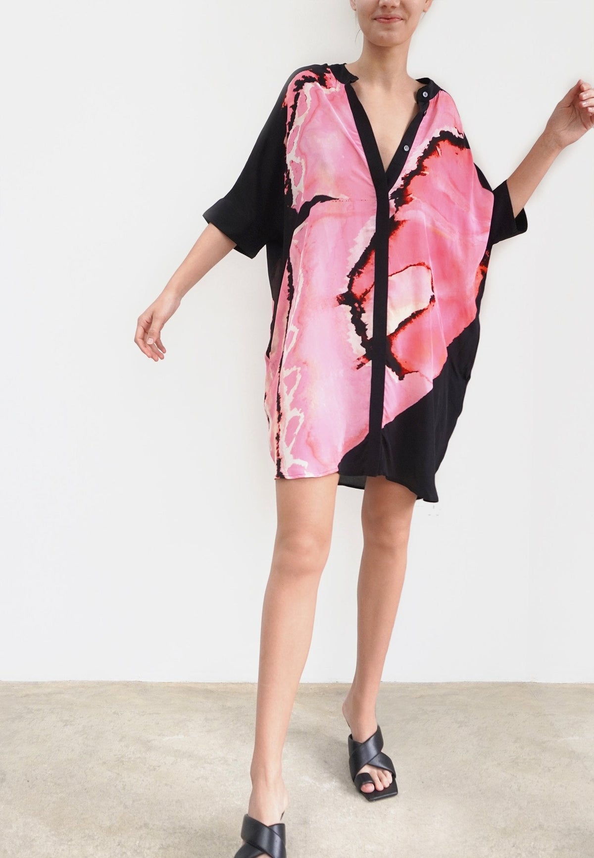 ASCENT TUNIC BLACK & PINK