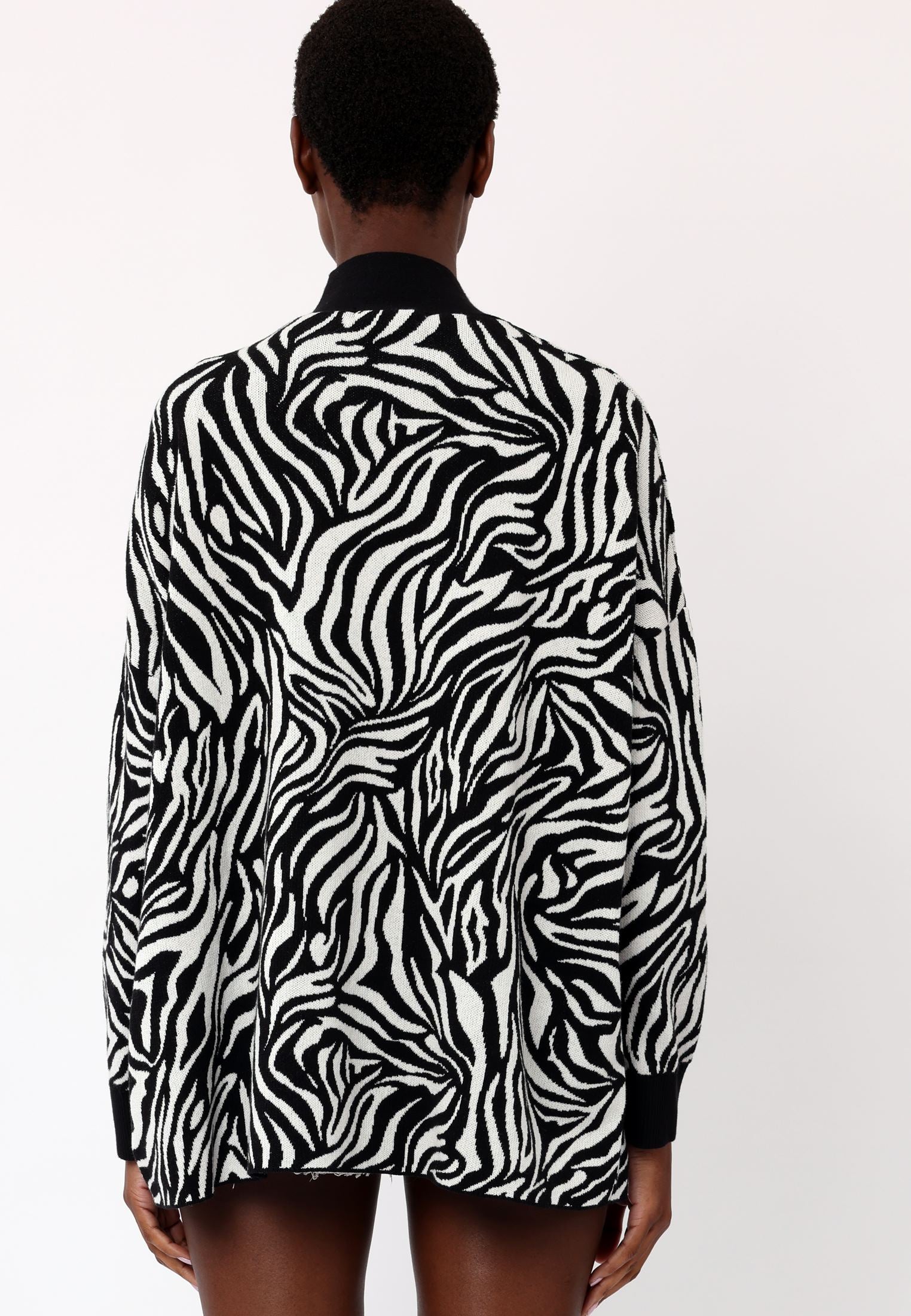 HERITAGE CARDIGAN WHITE & BLACK