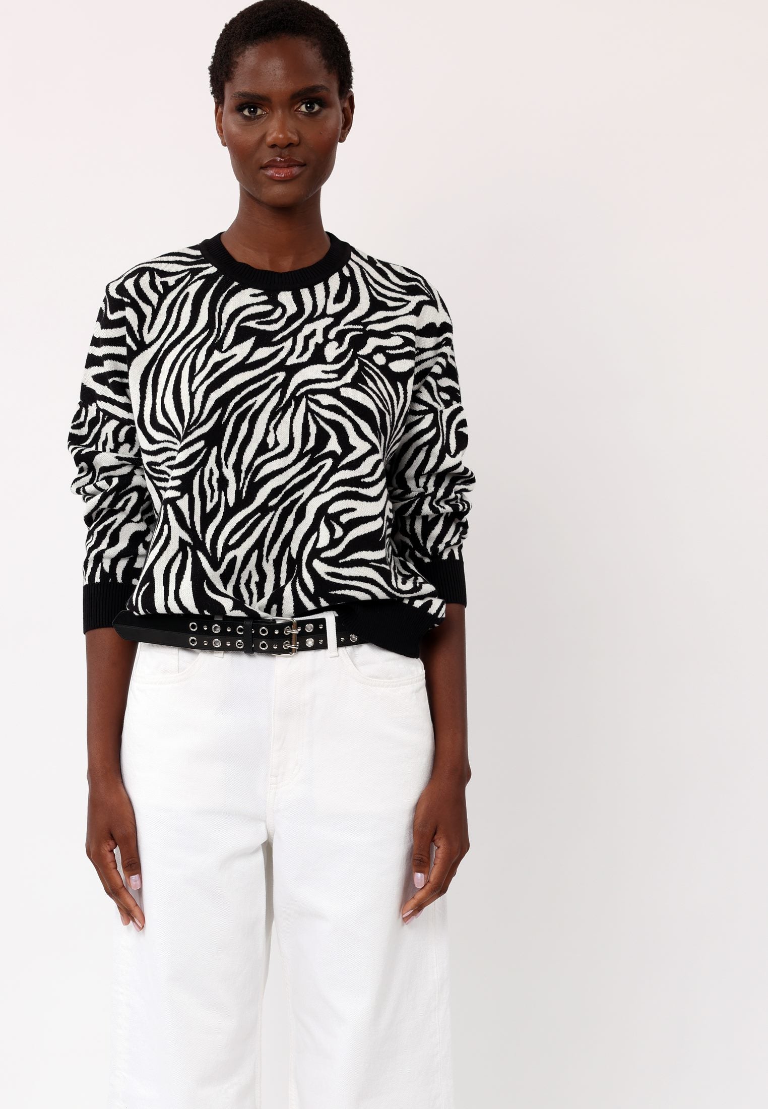 HERITAGE JUMPER WHITE & BLACK