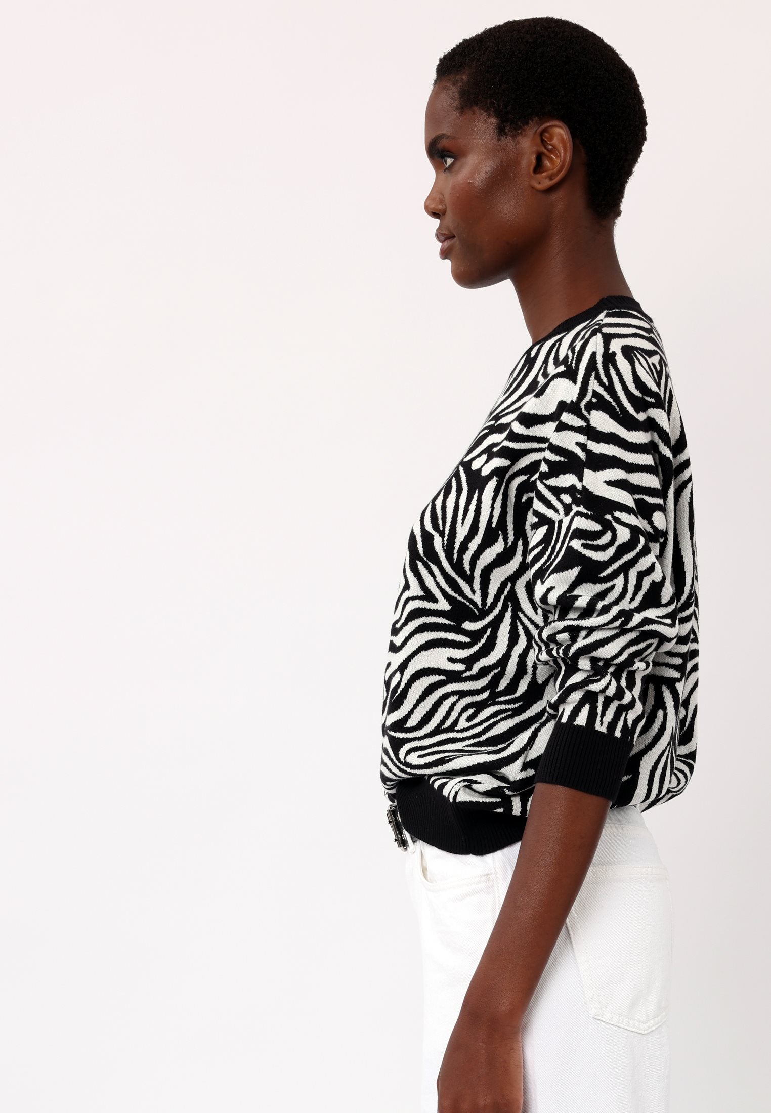 HERITAGE JUMPER WHITE & BLACK