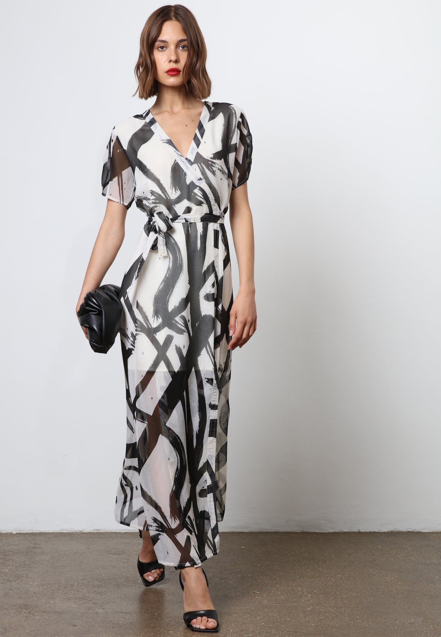 DUSK MAXI DRESS WHITE & BLACK