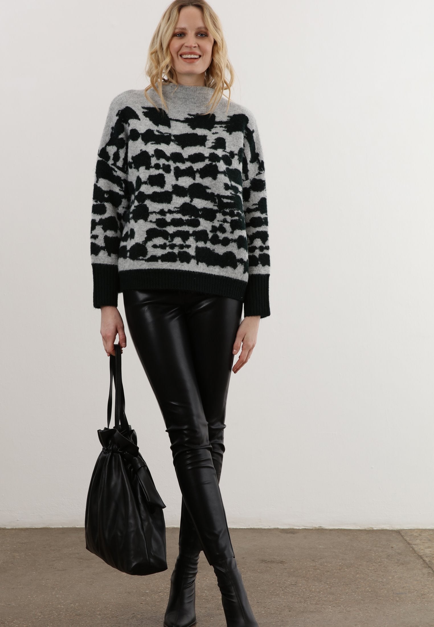 CREST JUMPER FOREST GREEN