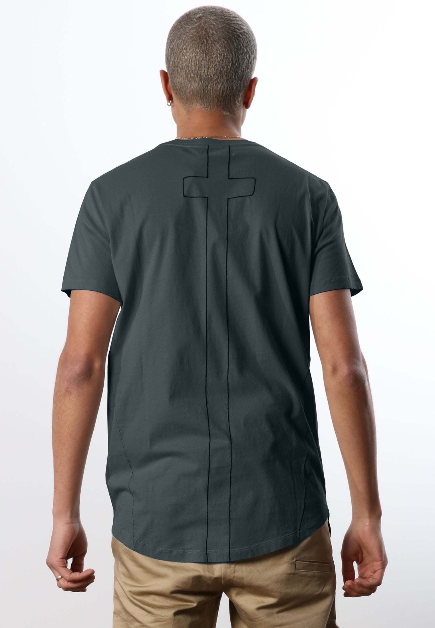 ESSENTIAL CURVED HEM DARK METAL T-SHIRT