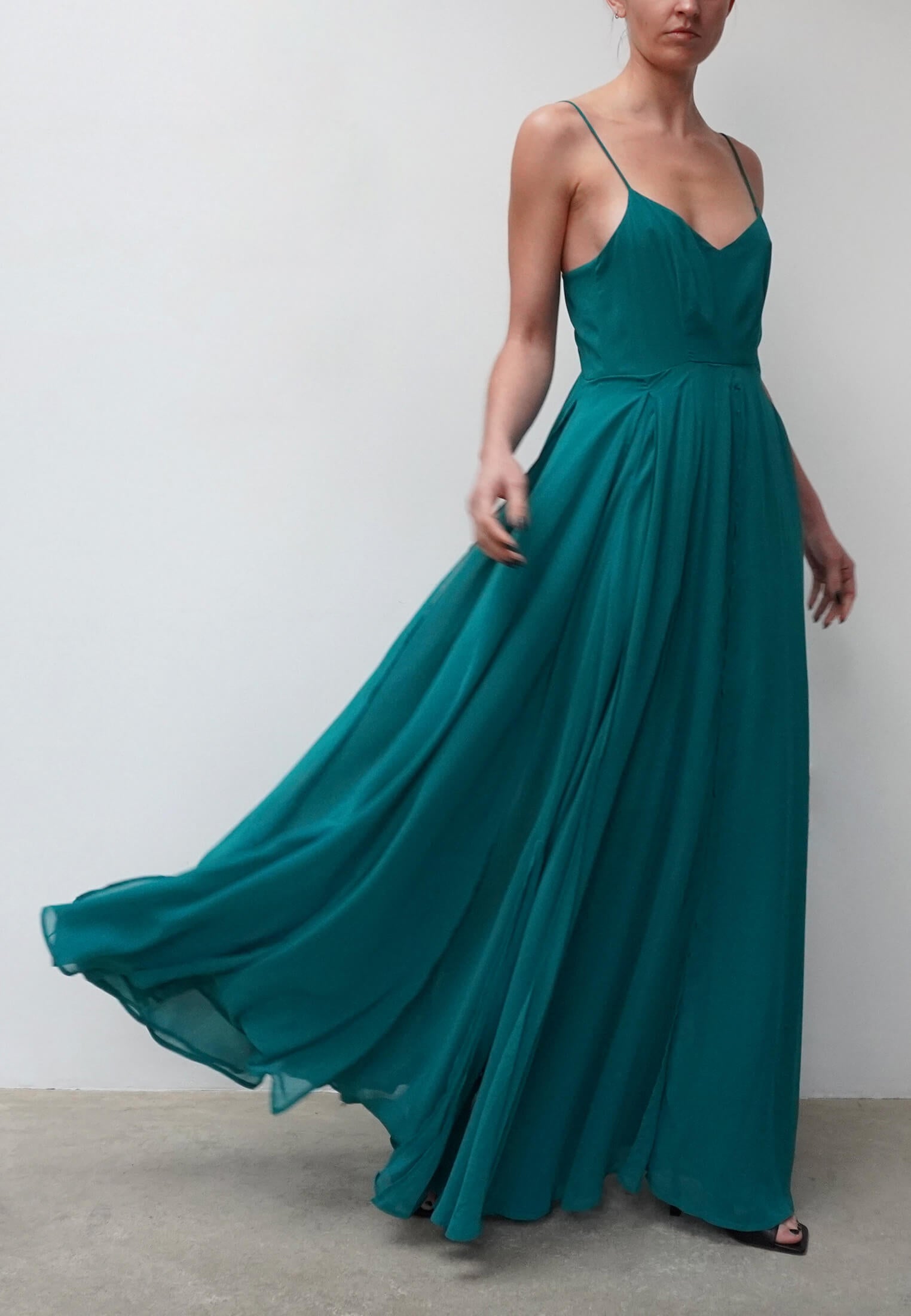 OLSEN MAXI DRESS EMERALD GREEN