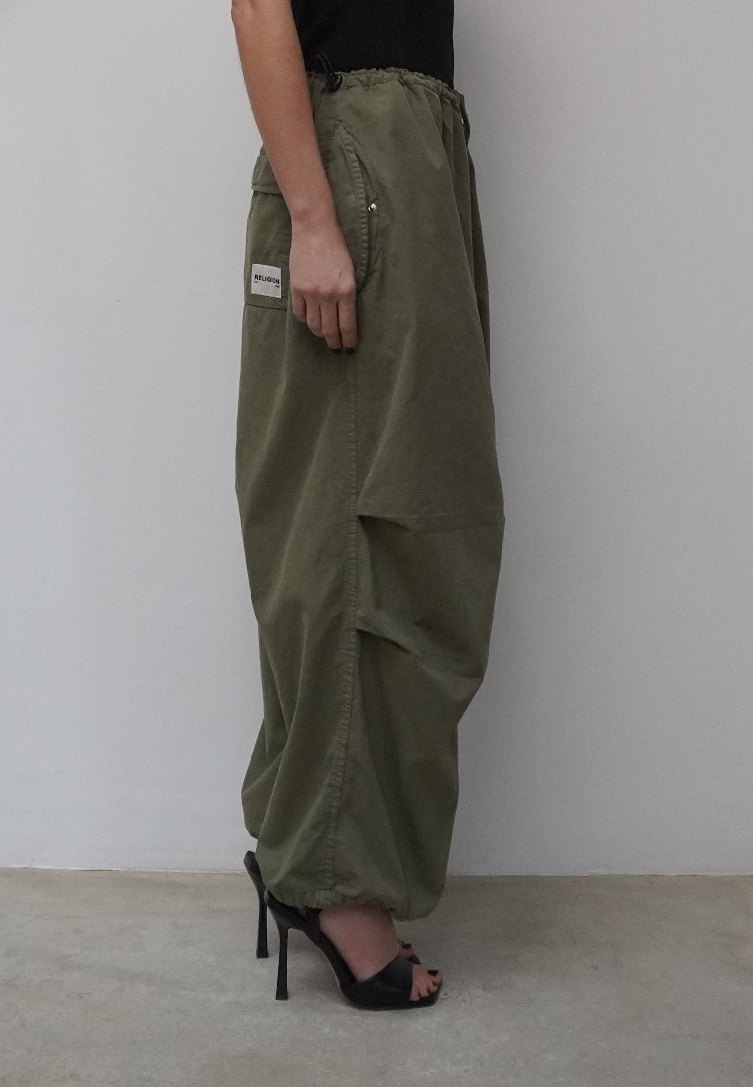 PARACHUTE PANTS KHAKI