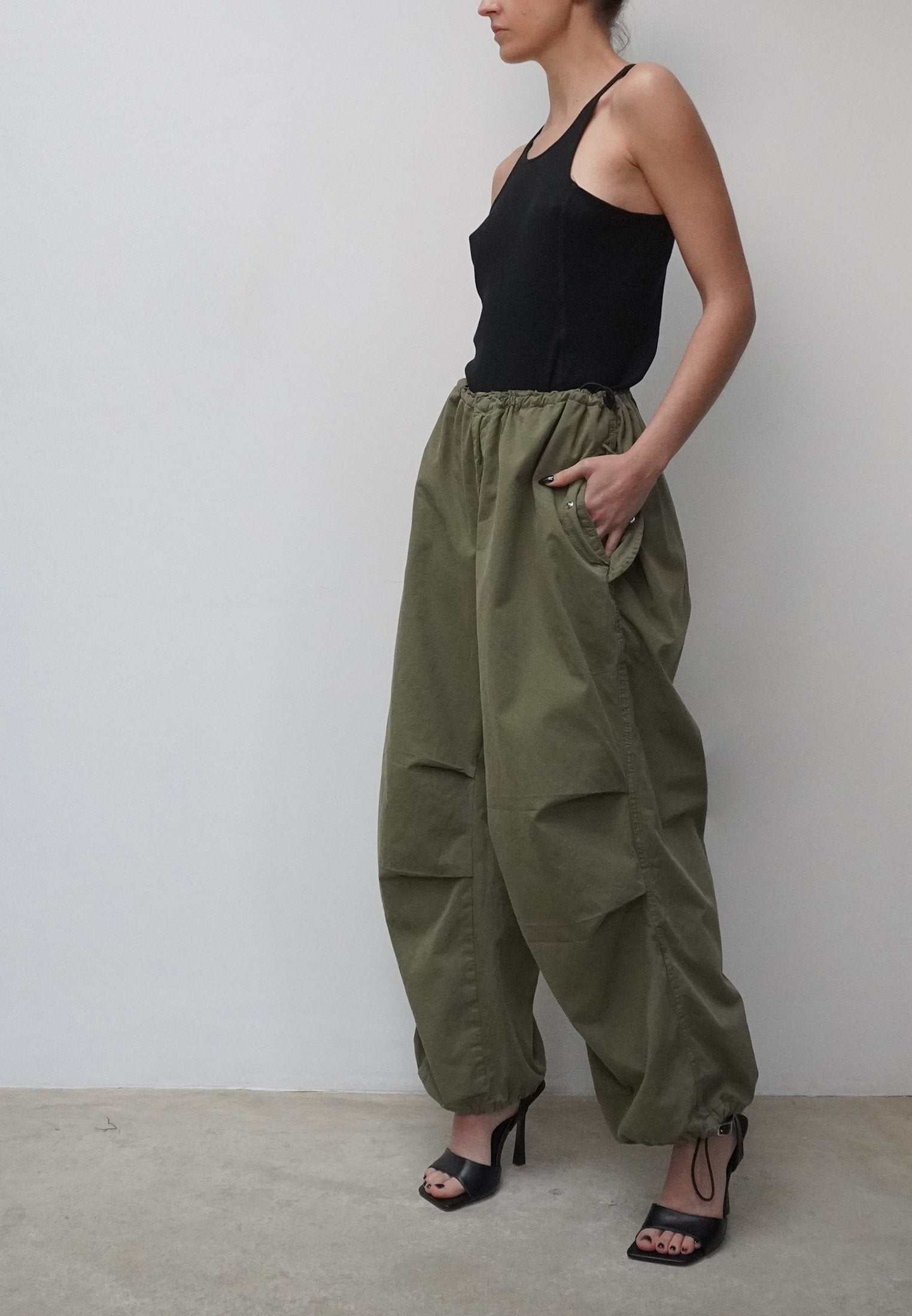 PARACHUTE PANTS KHAKI