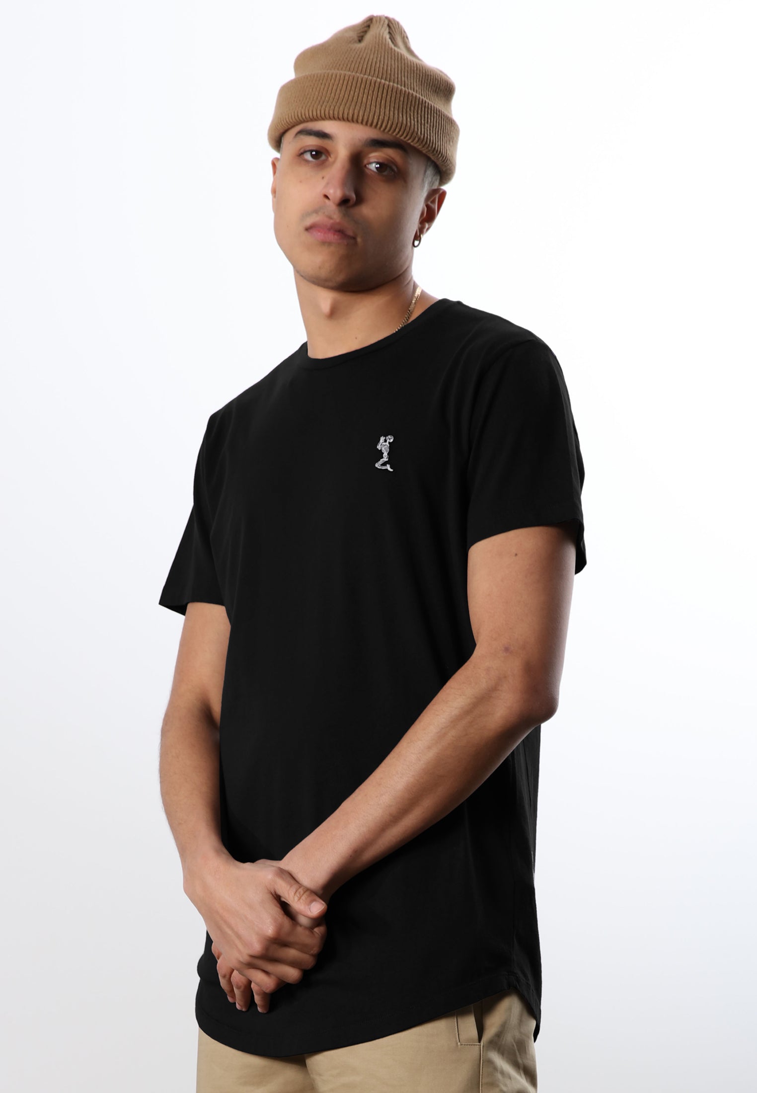 ESSENTIAL CURVED HEM BLACK T-SHIRT