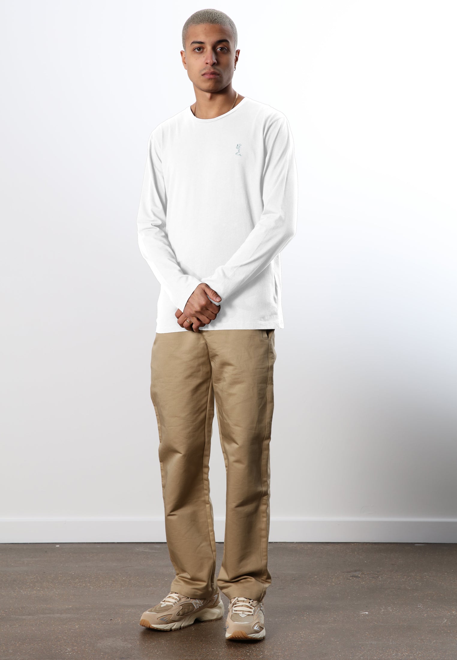 ESSENTIAL CORE WHITE LONG SLEEVE T-SHIRT