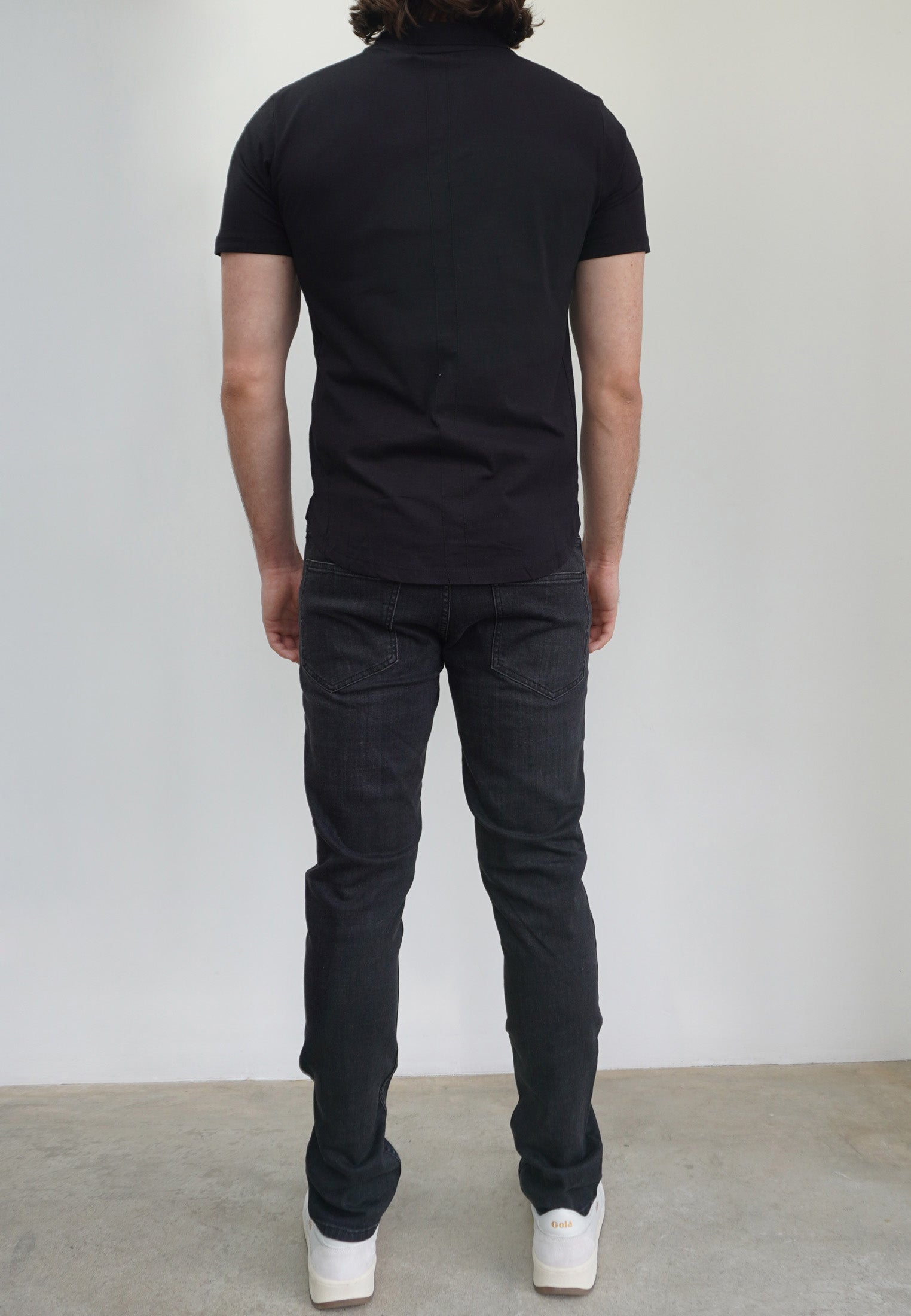 ESSENTIAL CURVED HEM BLACK POLO SHIRT