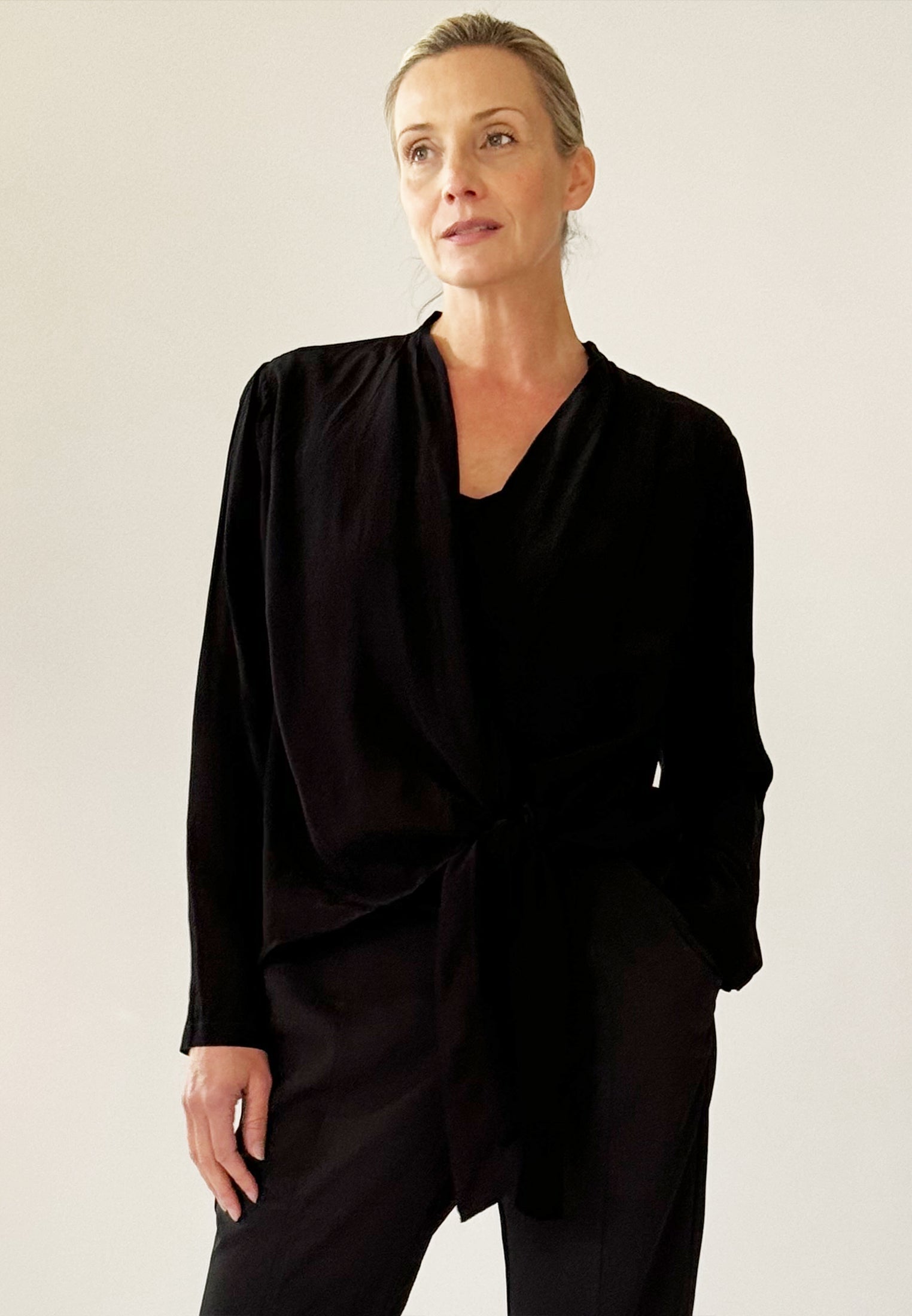 HIDDEN TOP JET BLACK