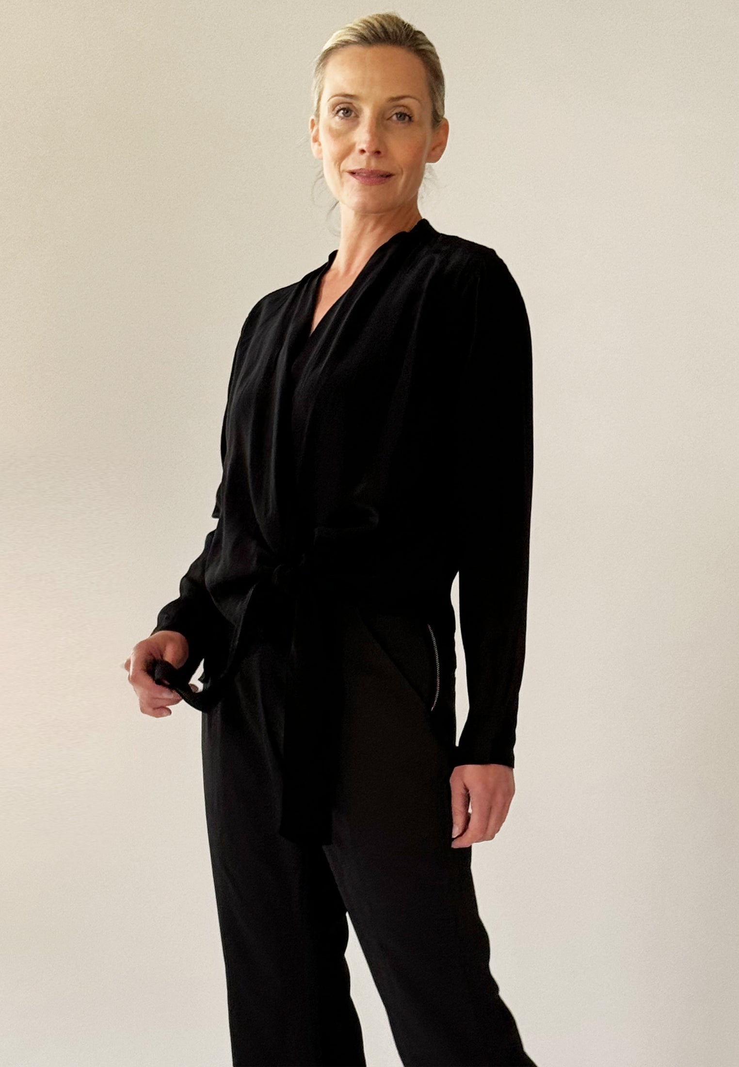 HIDDEN TOP JET BLACK