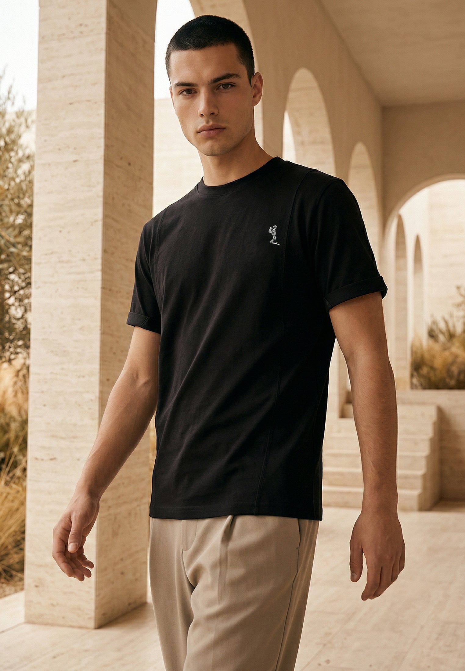 ESSENTIAL ROLLED CUFF T-SHIRT BLACK