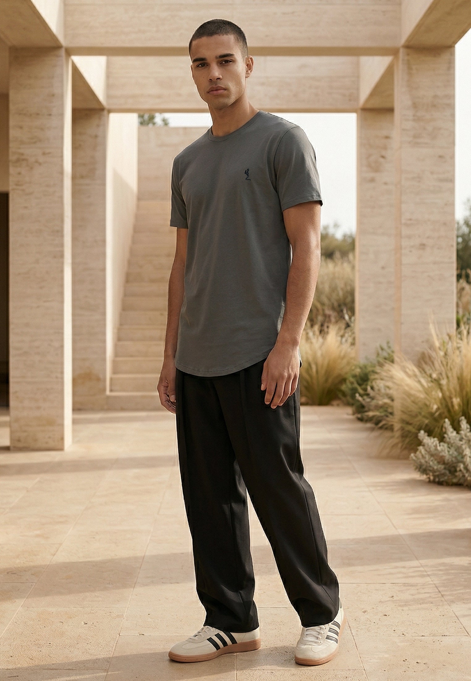ESSENTIAL SWAG CURVED HEM DARK METAL T-SHIRT