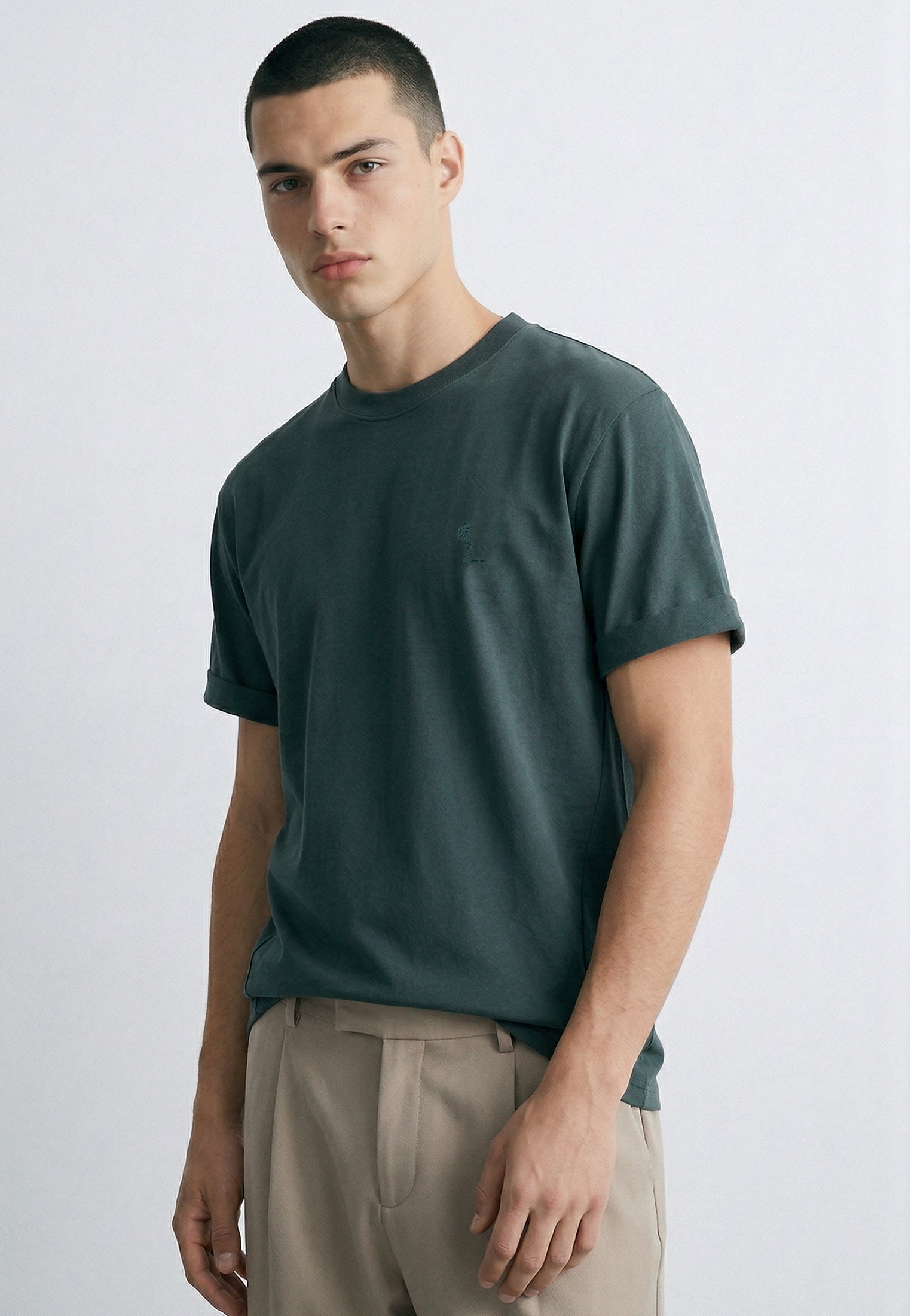 ESSENTIAL ROLLED CUFF T-SHIRT COAL