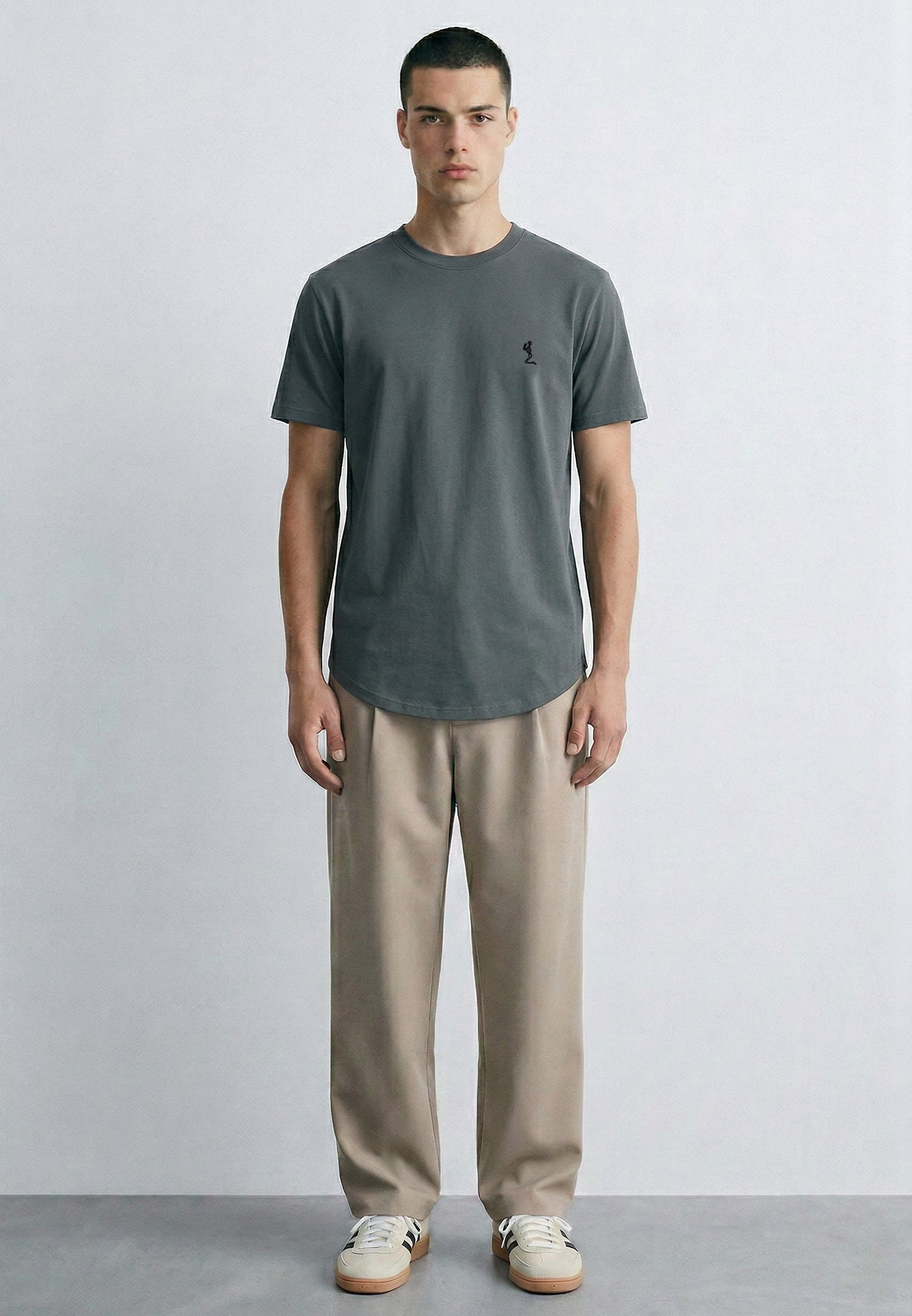 ESSENTIAL SWAG CURVED HEM COAL T-SHIRT