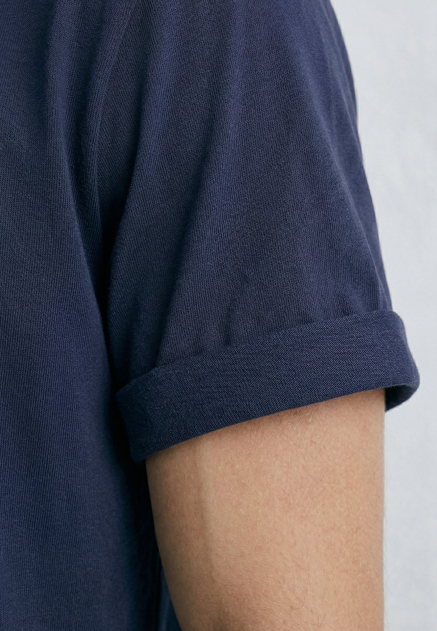 ESSENTIAL ROLLED CUFF T-SHIRT INDIGO