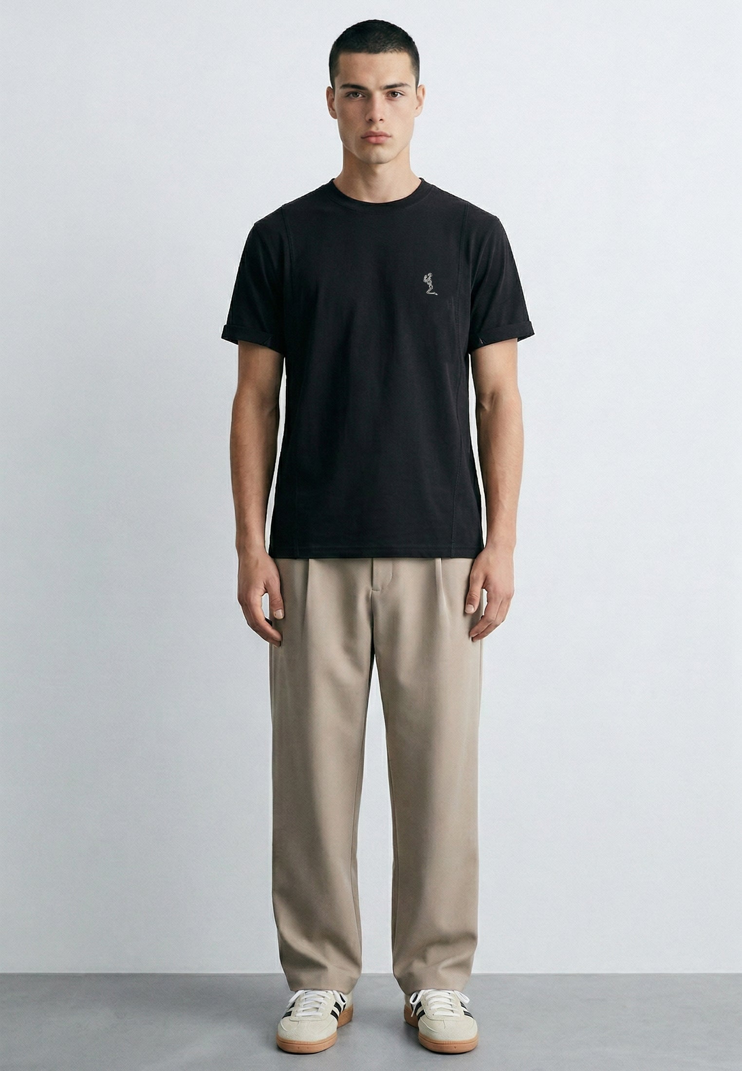 ESSENTIAL ROLLED CUFF T-SHIRT BLACK