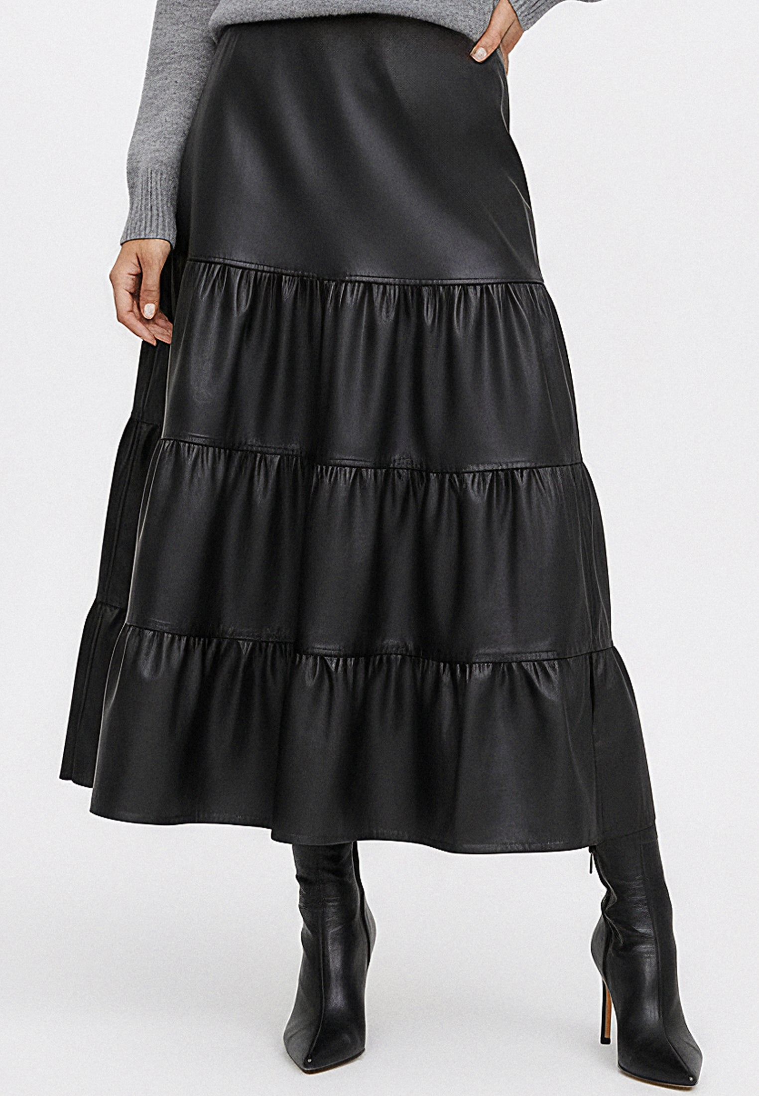INFINITY SKIRT BLACK