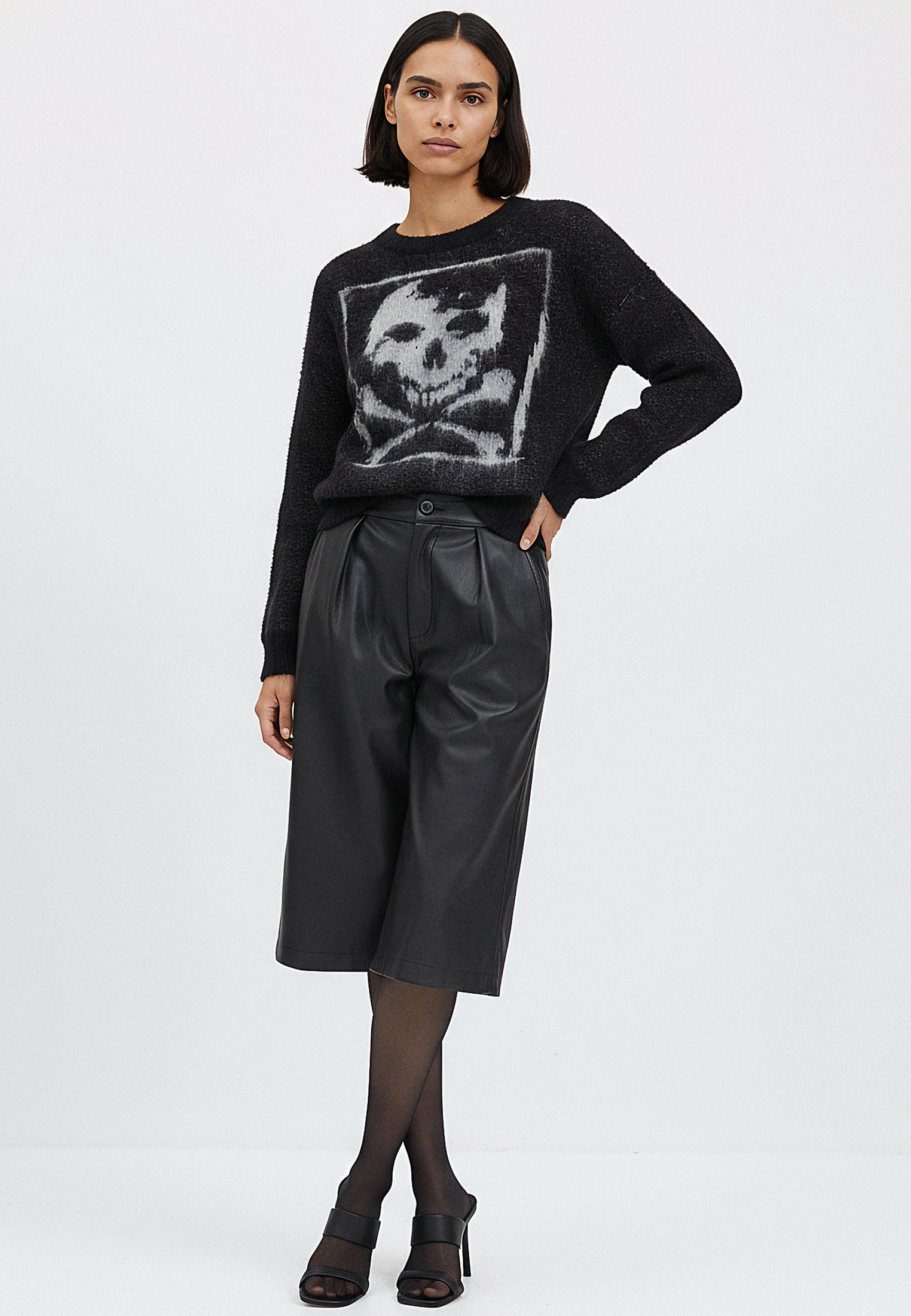 SYSTEM SHORTS BLACK