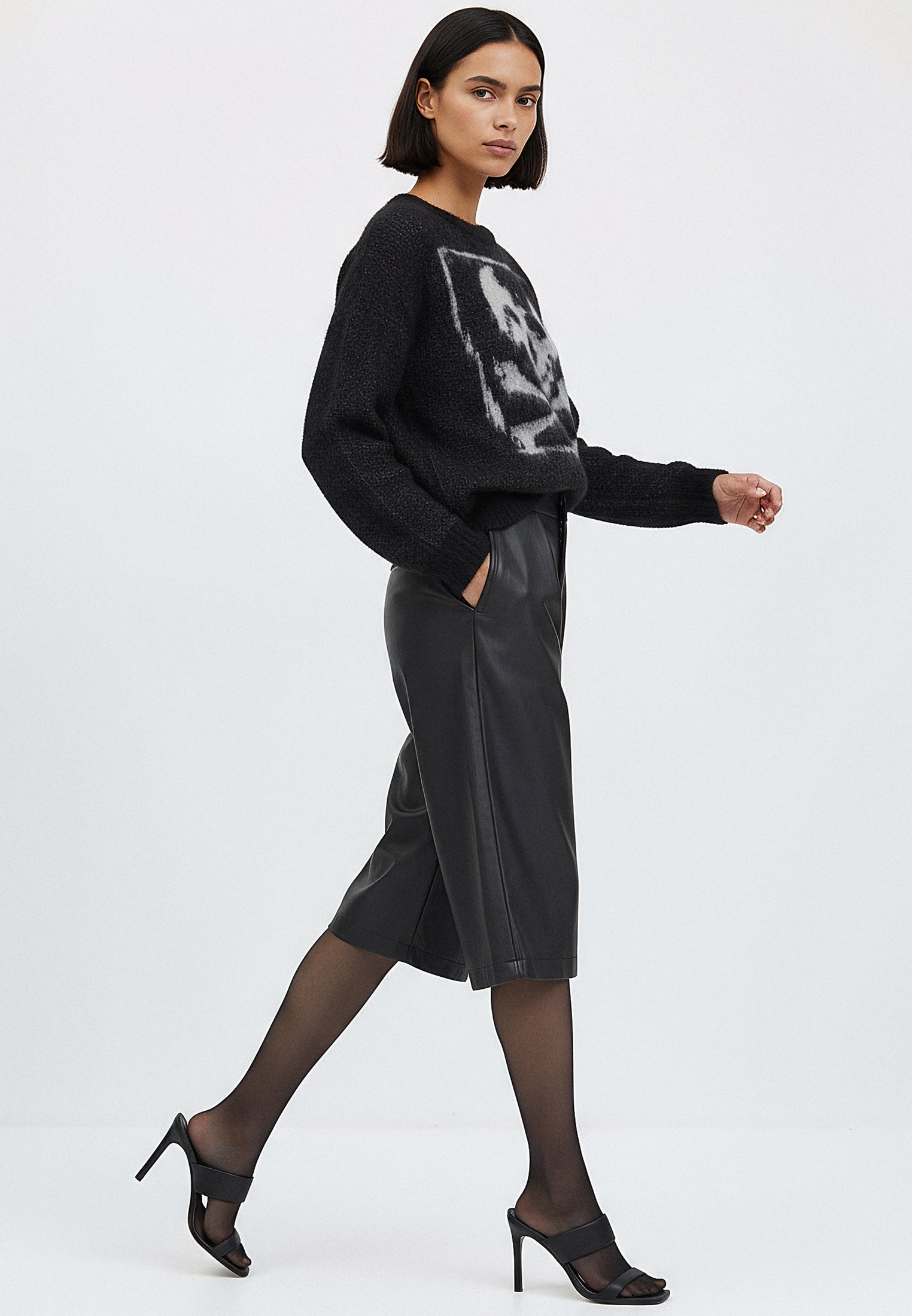 SYSTEM SHORTS BLACK