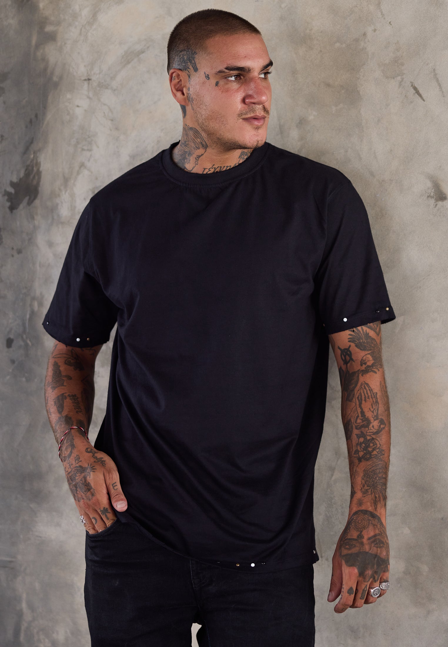 STUDDED T-SHIRT BLACK