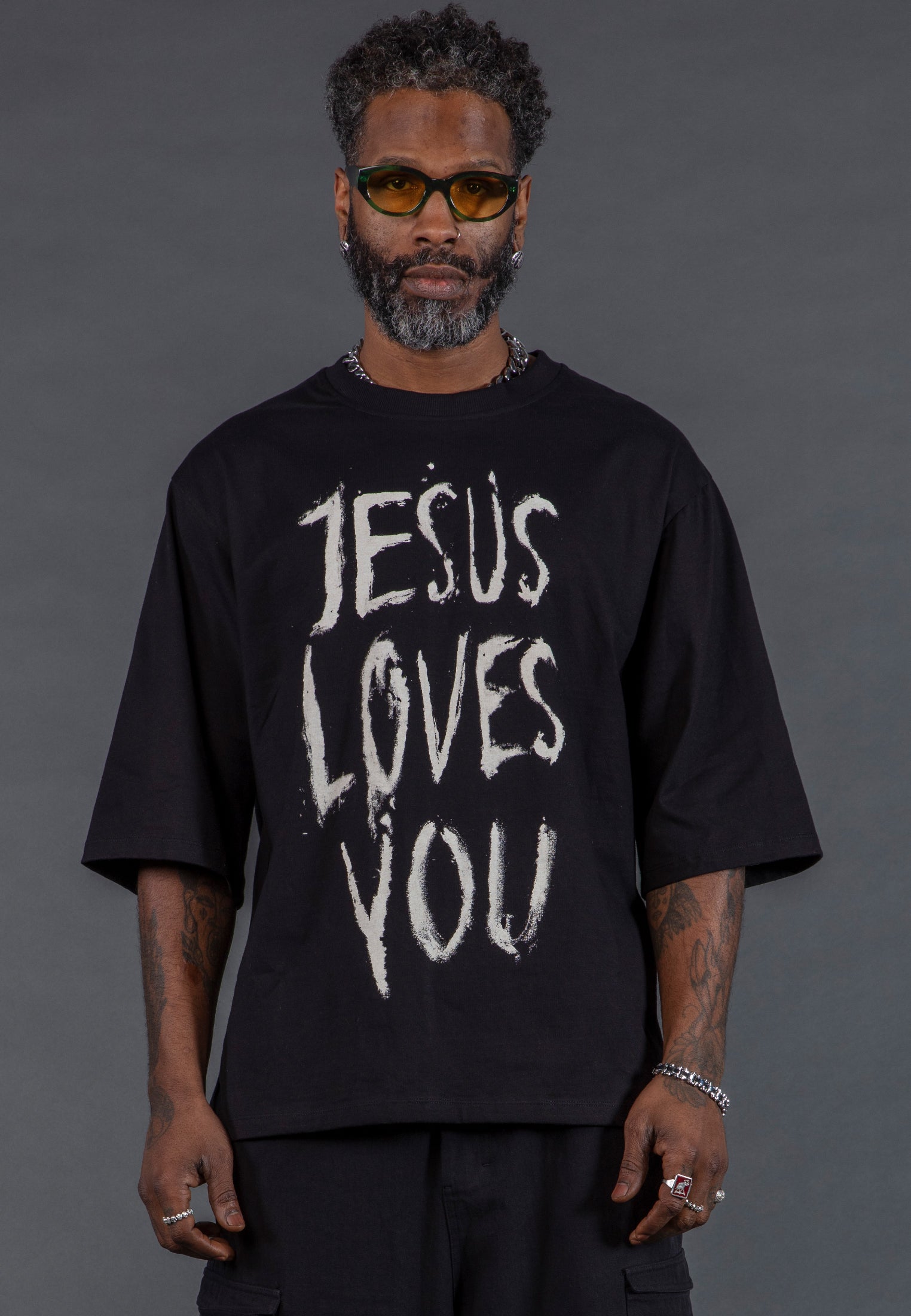 JESUS LOVES YOU OVERSIZED T-SHIRT BLACK