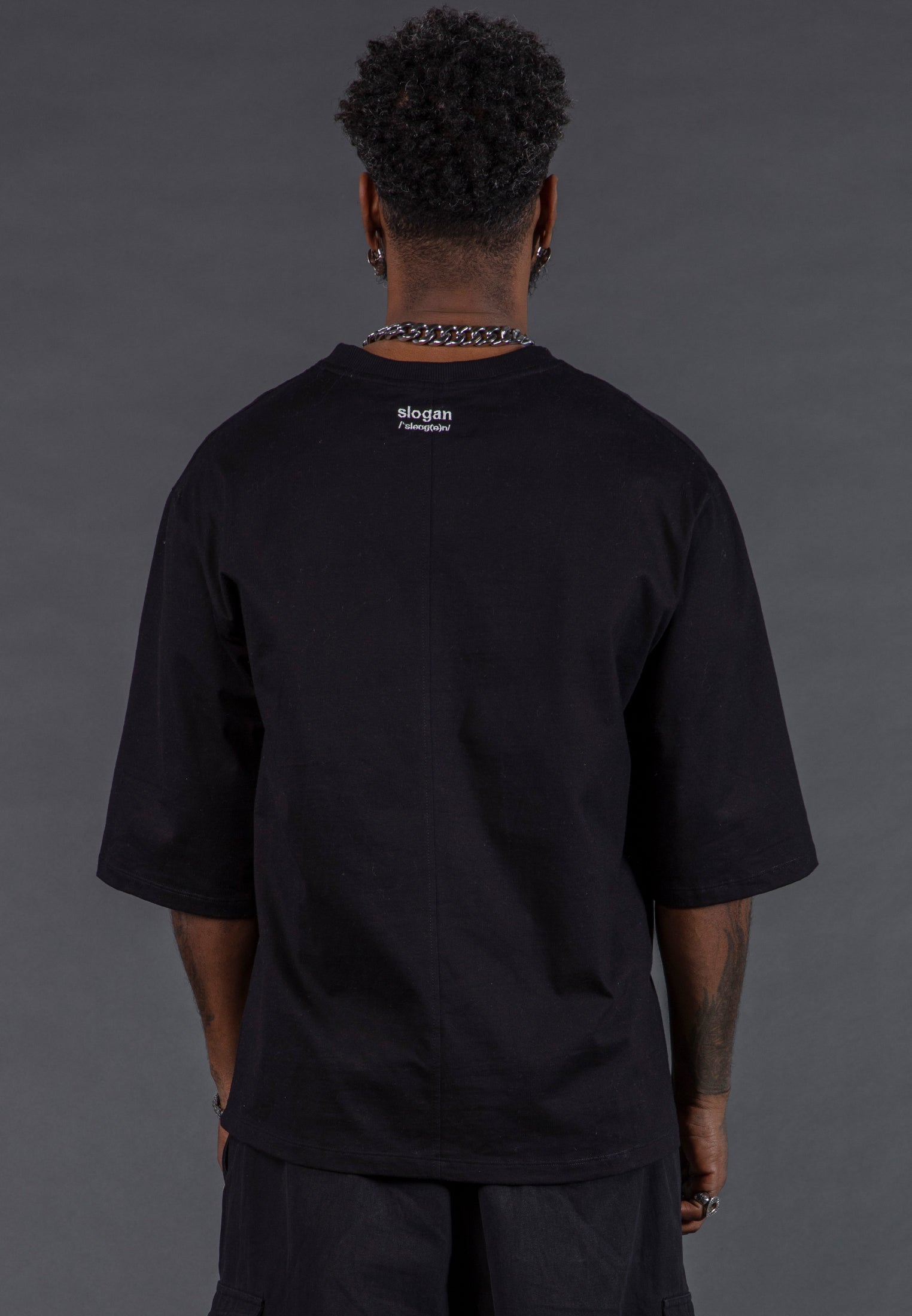 WHO GIVES A FUCK OVERSIZED T-SHIRT BLACK